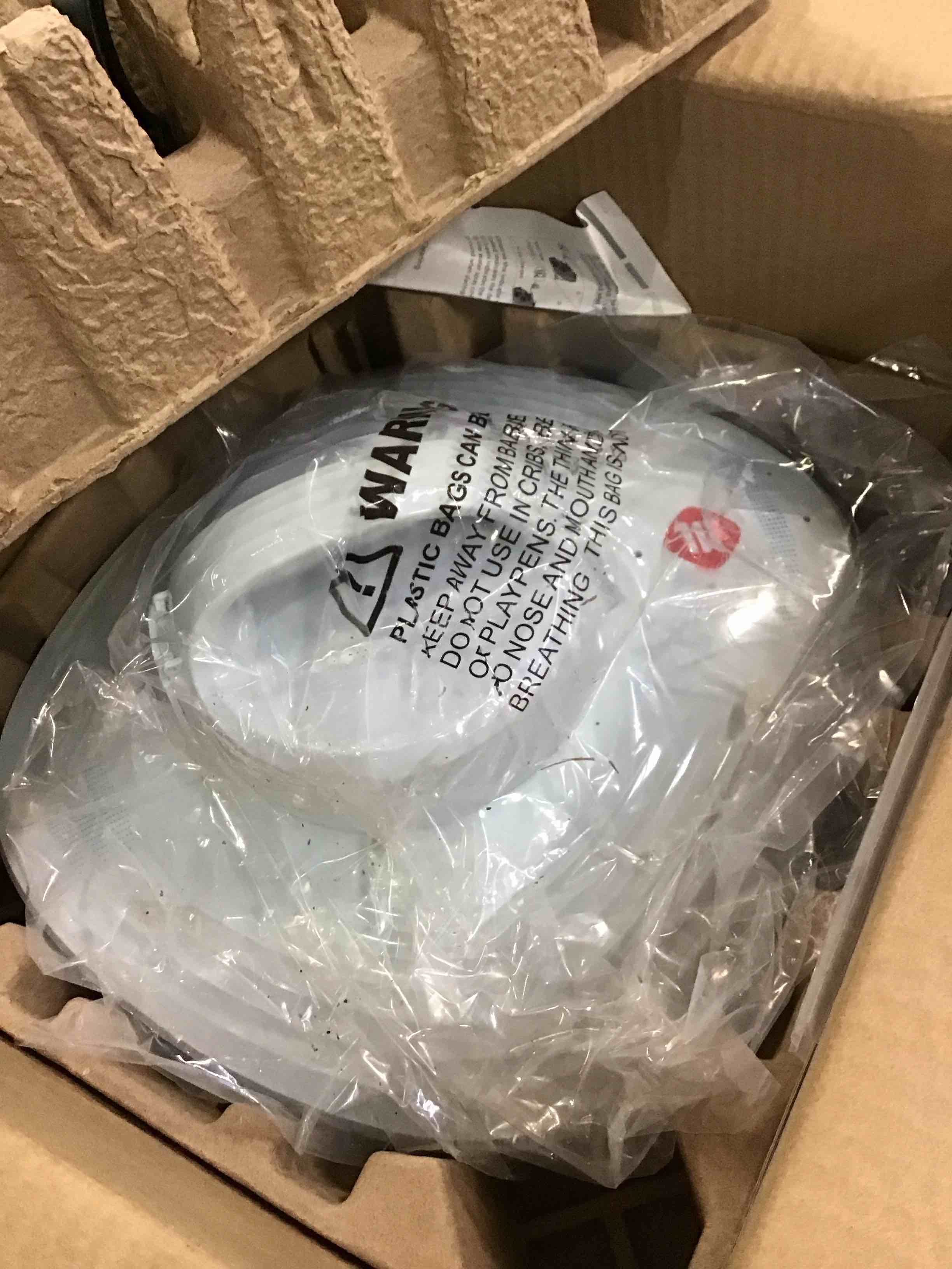 https://s3.amazonaws.com/lotting-images-prod/bidfta/BLU5744448_1706720839141.jpeg