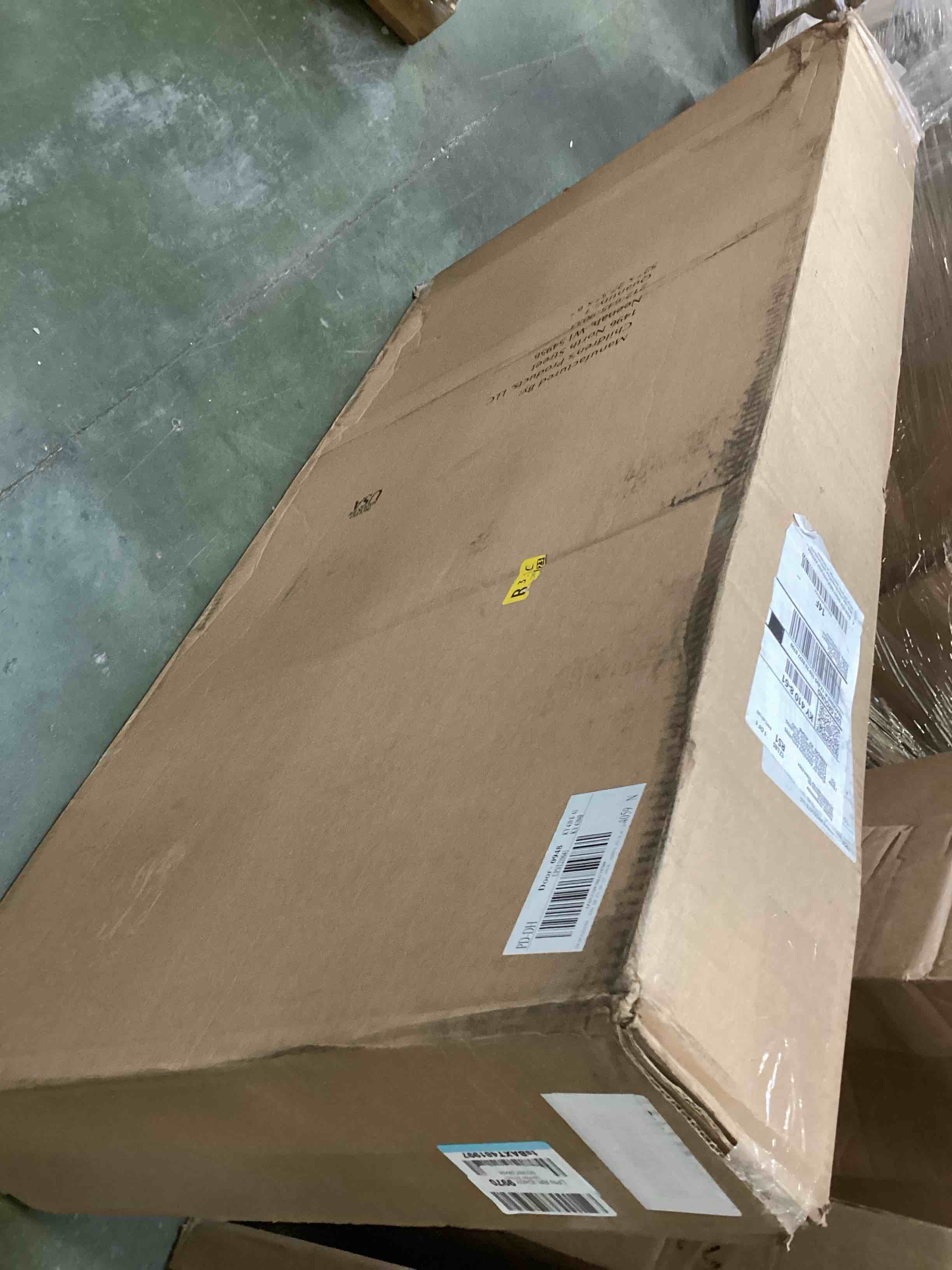 https://s3.amazonaws.com/lotting-images-prod/bidfta/BLU5744665_1706812038177.jpeg