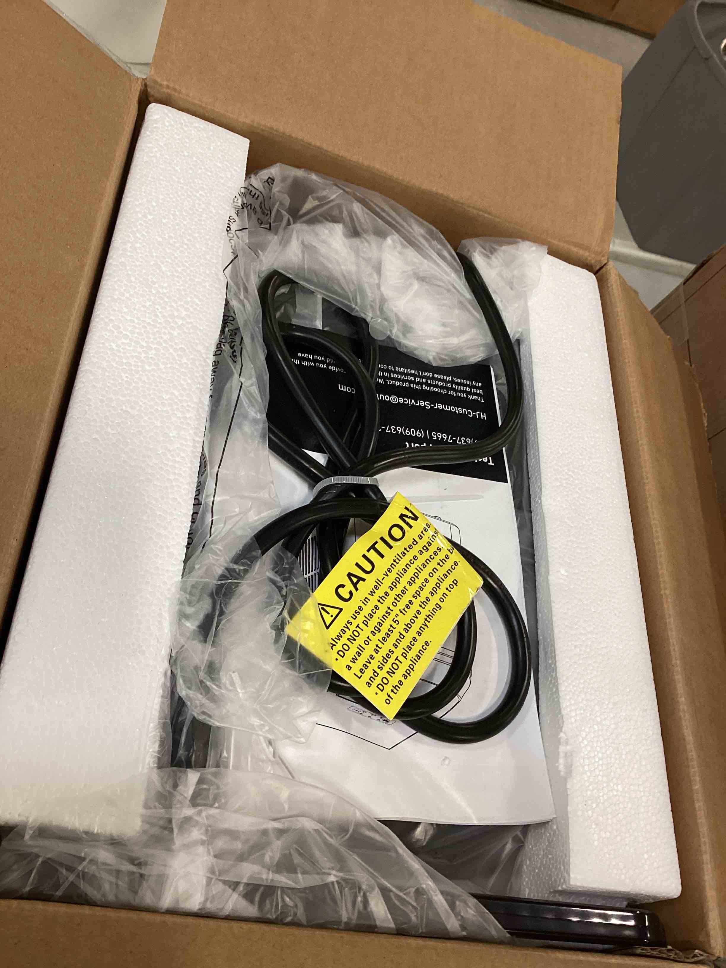 https://s3.amazonaws.com/lotting-images-prod/bidfta/BLU5744726_1706820331384.jpeg