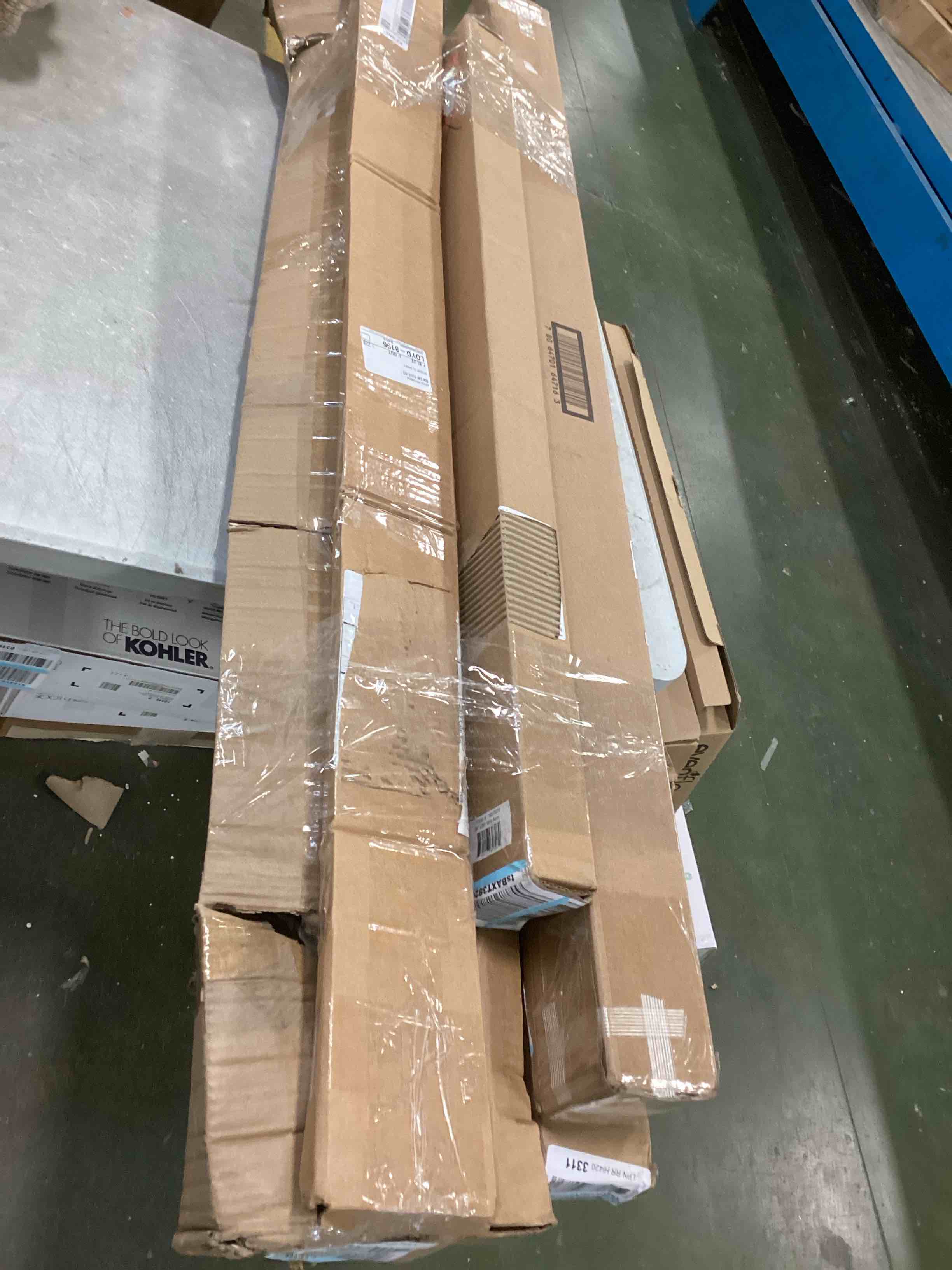 https://s3.amazonaws.com/lotting-images-prod/bidfta/BLU5744935_1706902938228.jpeg