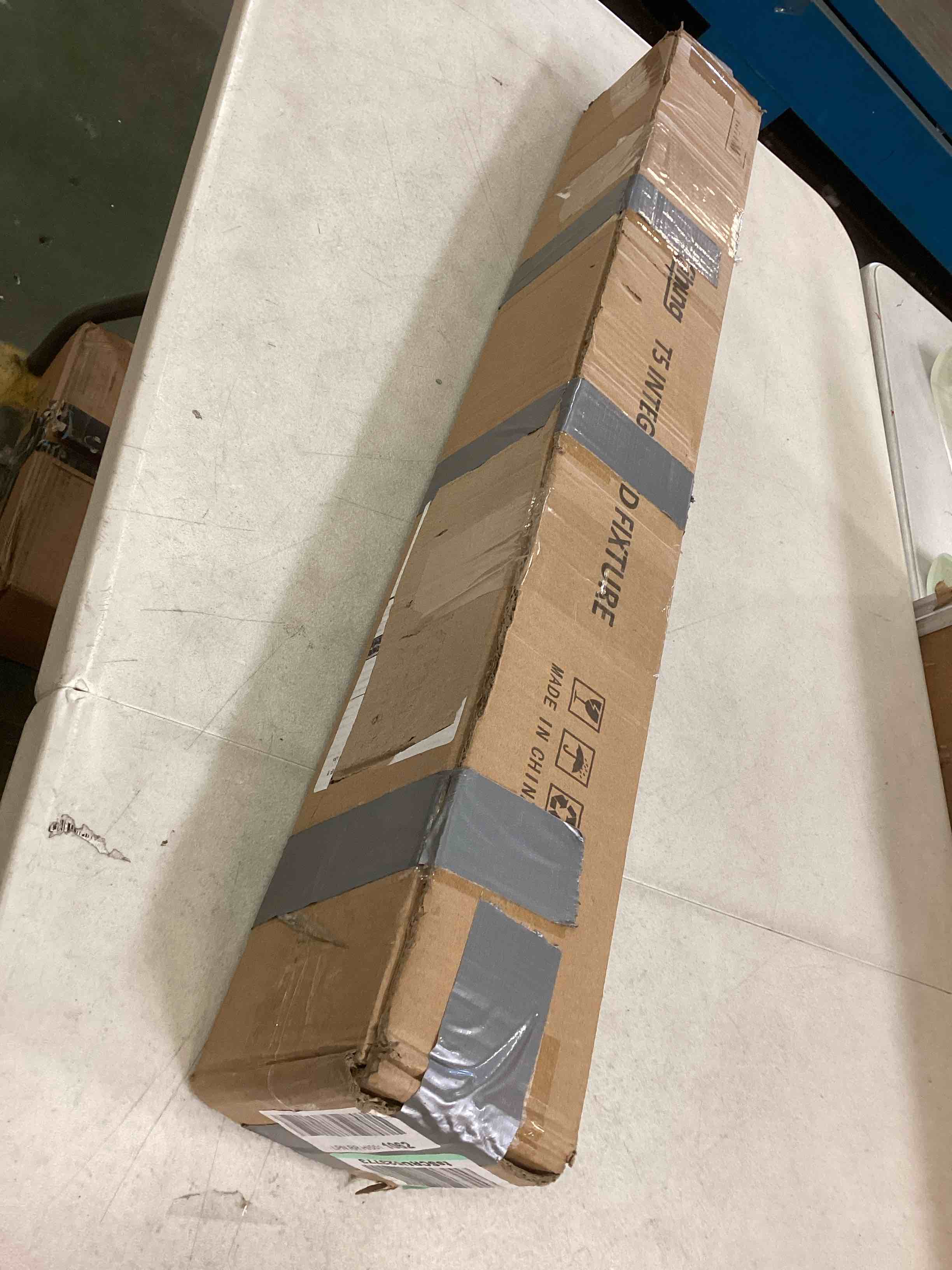 https://s3.amazonaws.com/lotting-images-prod/bidfta/BLU5745272_1707151354159.jpeg