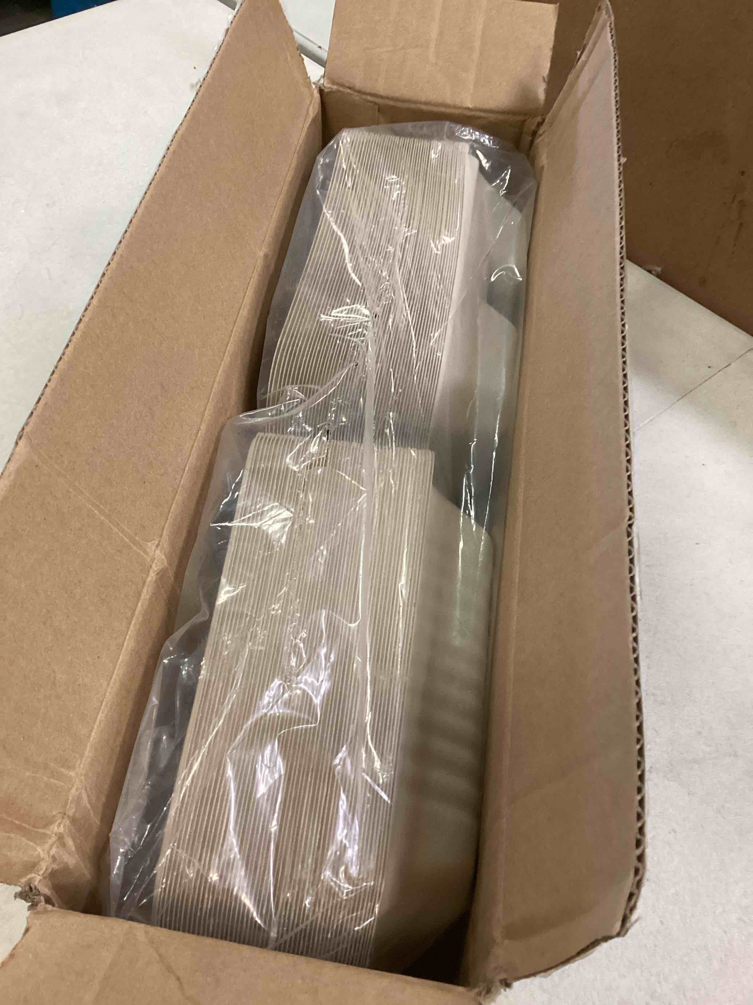 https://s3.amazonaws.com/lotting-images-prod/bidfta/BLU5745332_1707160996154.jpeg