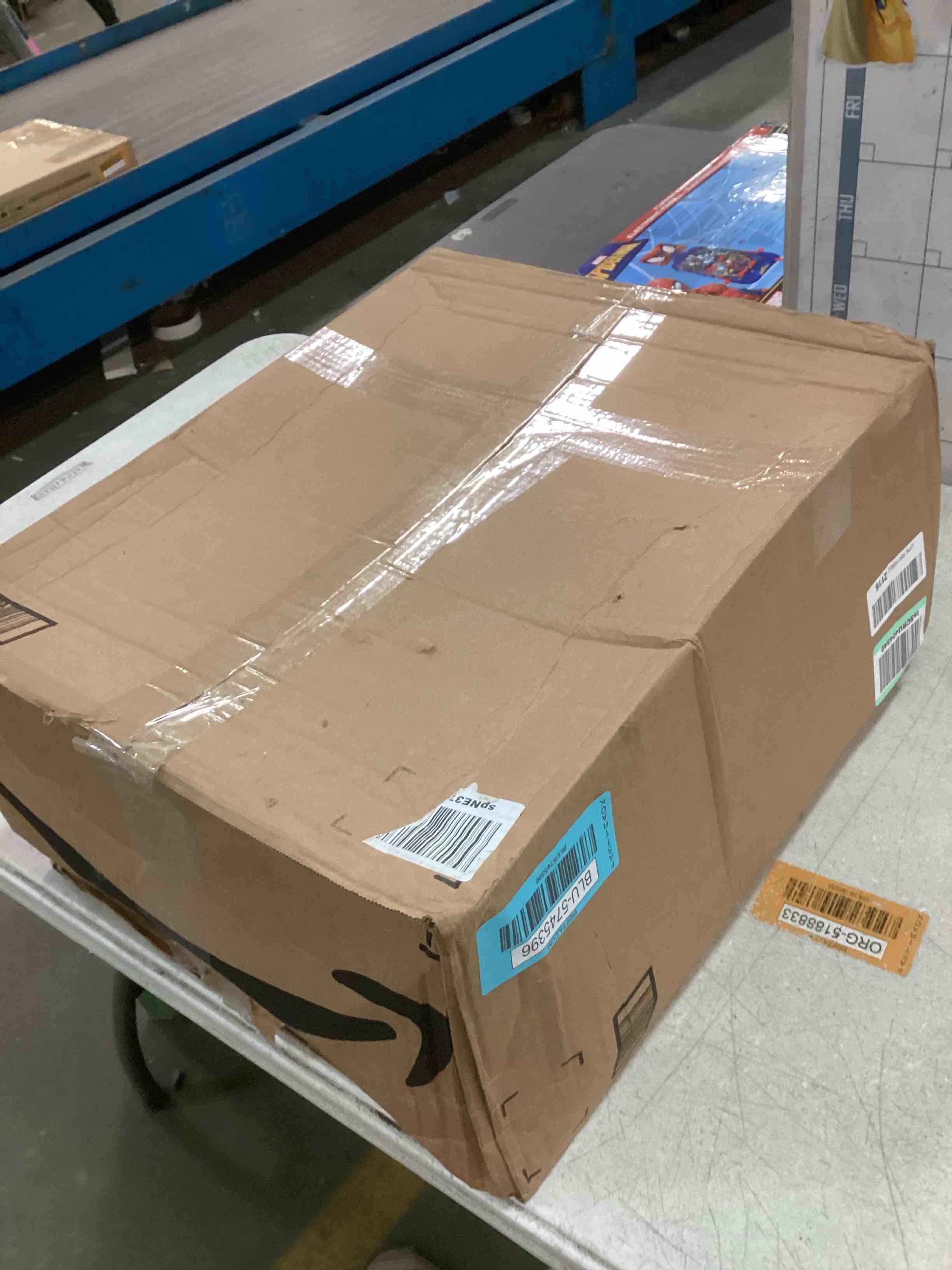 https://s3.amazonaws.com/lotting-images-prod/bidfta/BLU5745396_1707222745850.jpeg