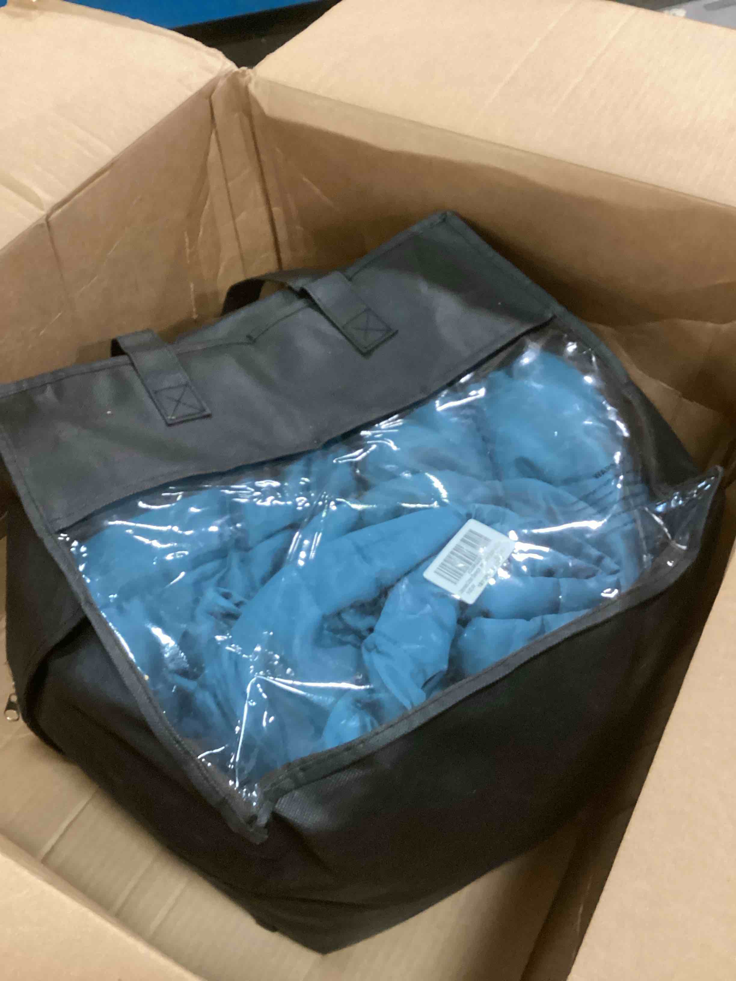 https://s3.amazonaws.com/lotting-images-prod/bidfta/BLU5745396_1707222761260.jpeg
