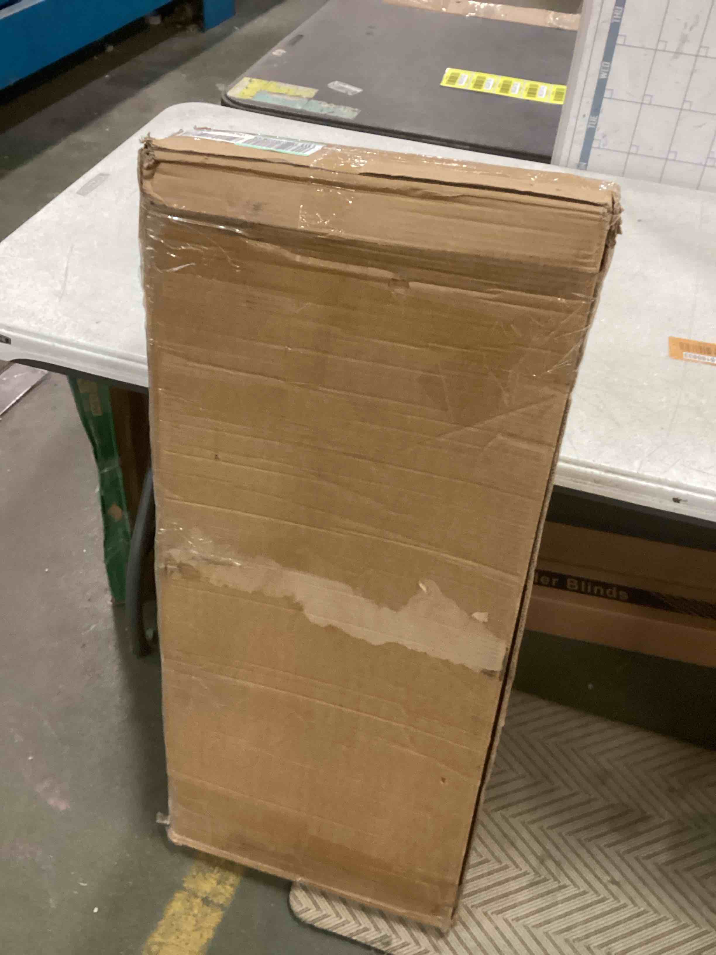 https://s3.amazonaws.com/lotting-images-prod/bidfta/BLU5745404_1707224025316.jpeg