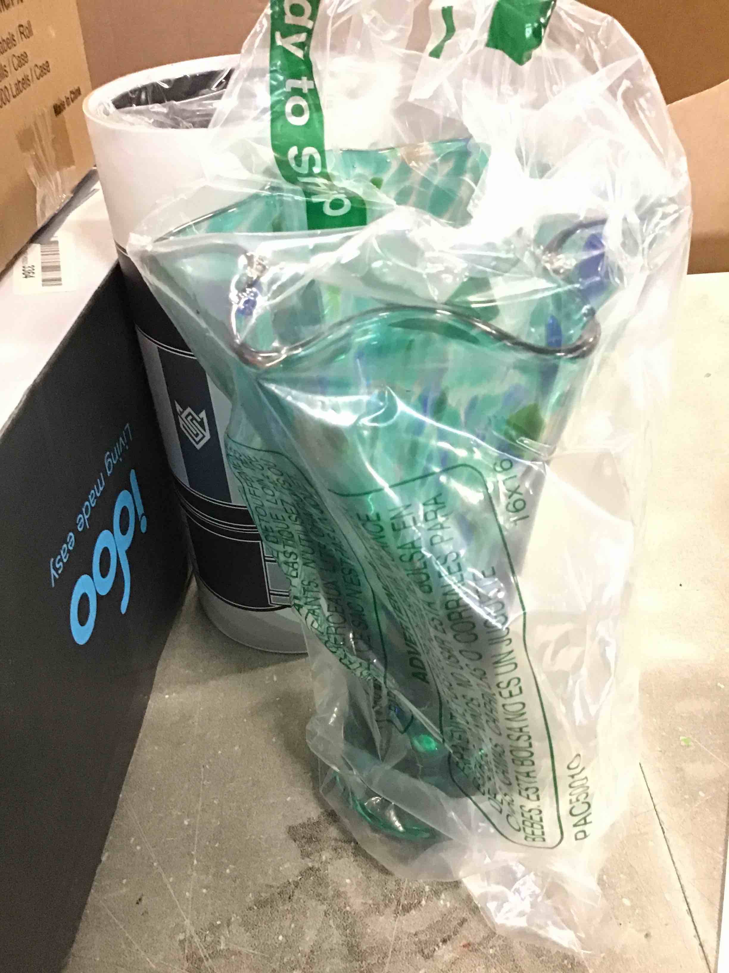 https://s3.amazonaws.com/lotting-images-prod/bidfta/BLU5746543_1714758527713.jpeg