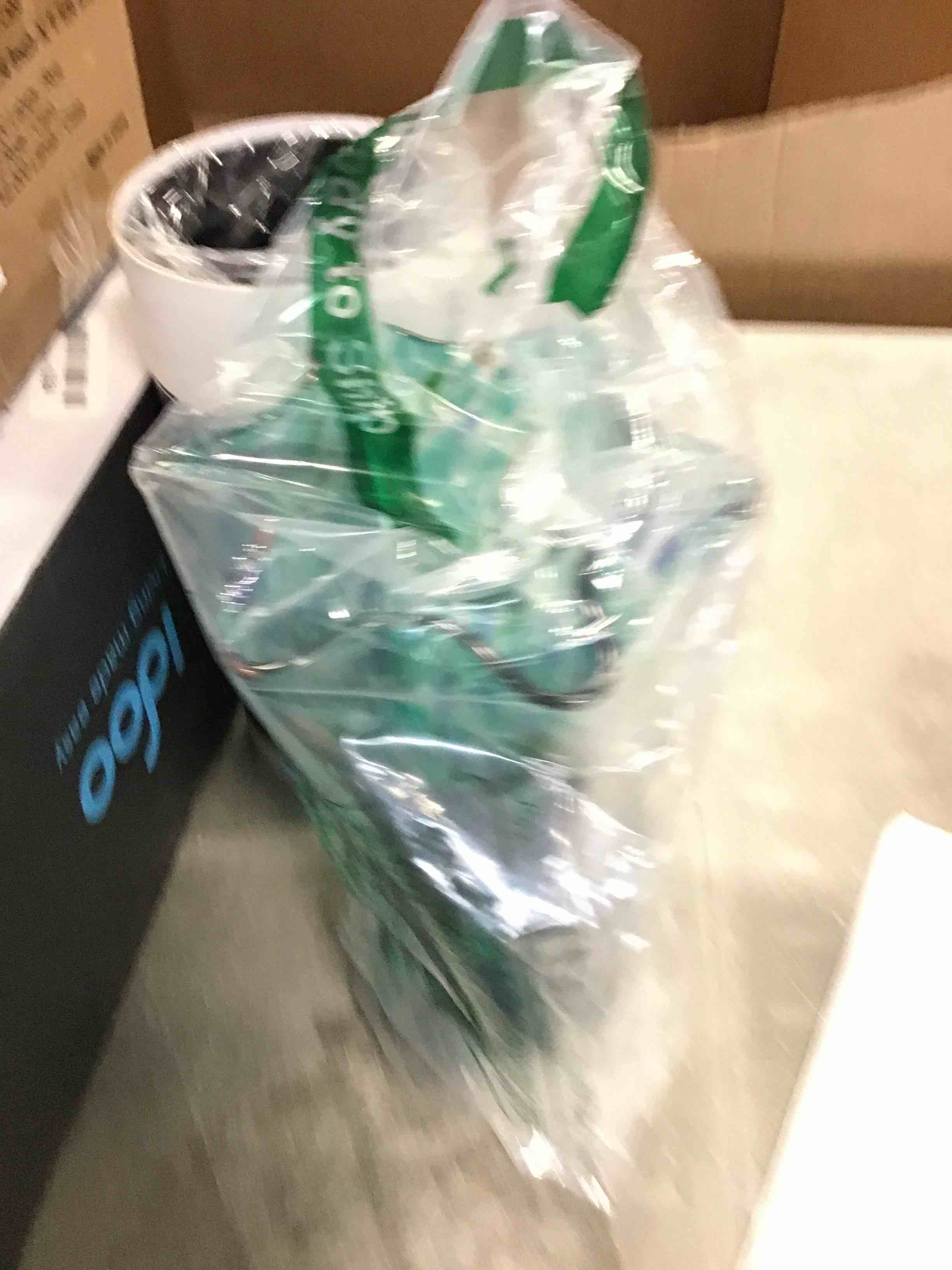 https://s3.amazonaws.com/lotting-images-prod/bidfta/BLU5746543_1714758529487.jpeg
