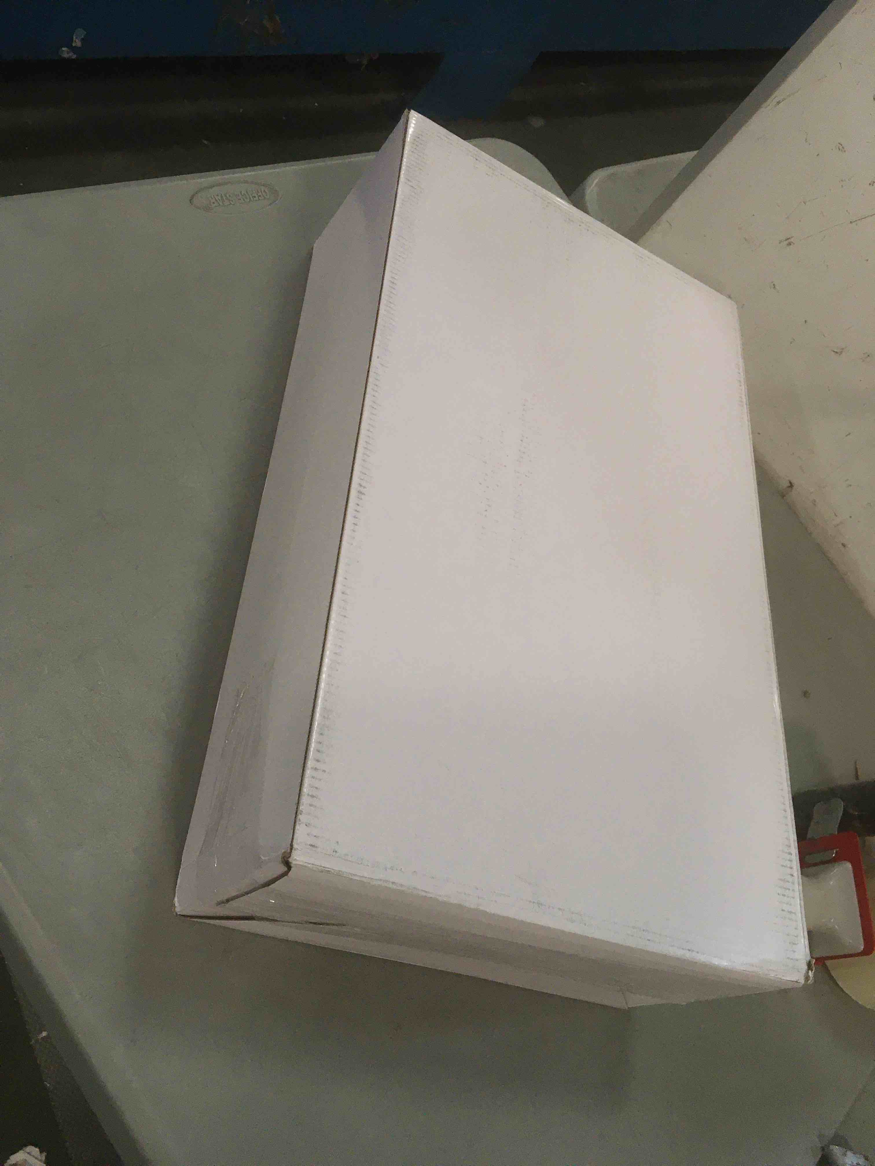 https://s3.amazonaws.com/lotting-images-prod/bidfta/BLU5747423_1706285738789.jpeg