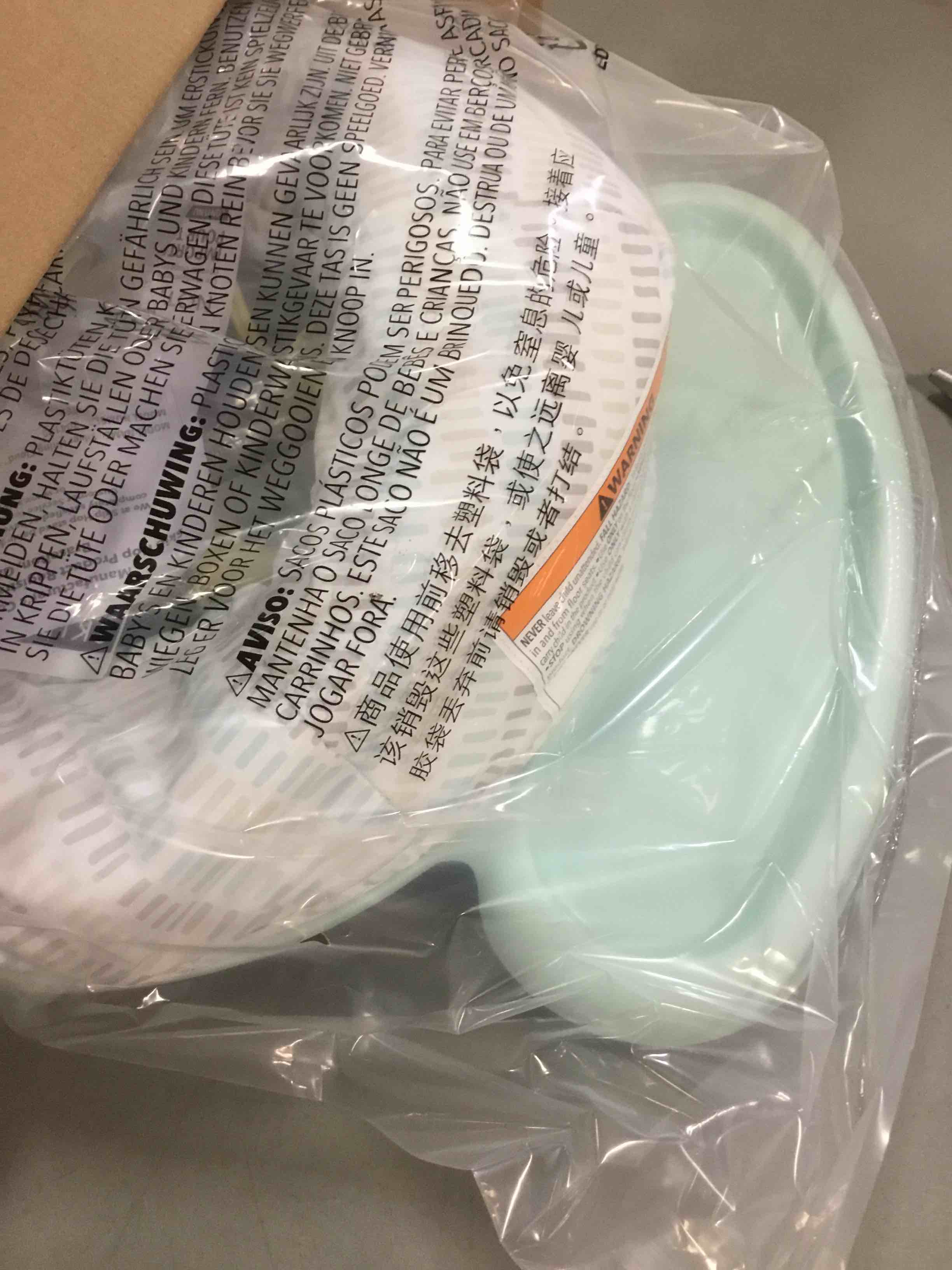 https://s3.amazonaws.com/lotting-images-prod/bidfta/BLU5747590_1706357562609.jpeg