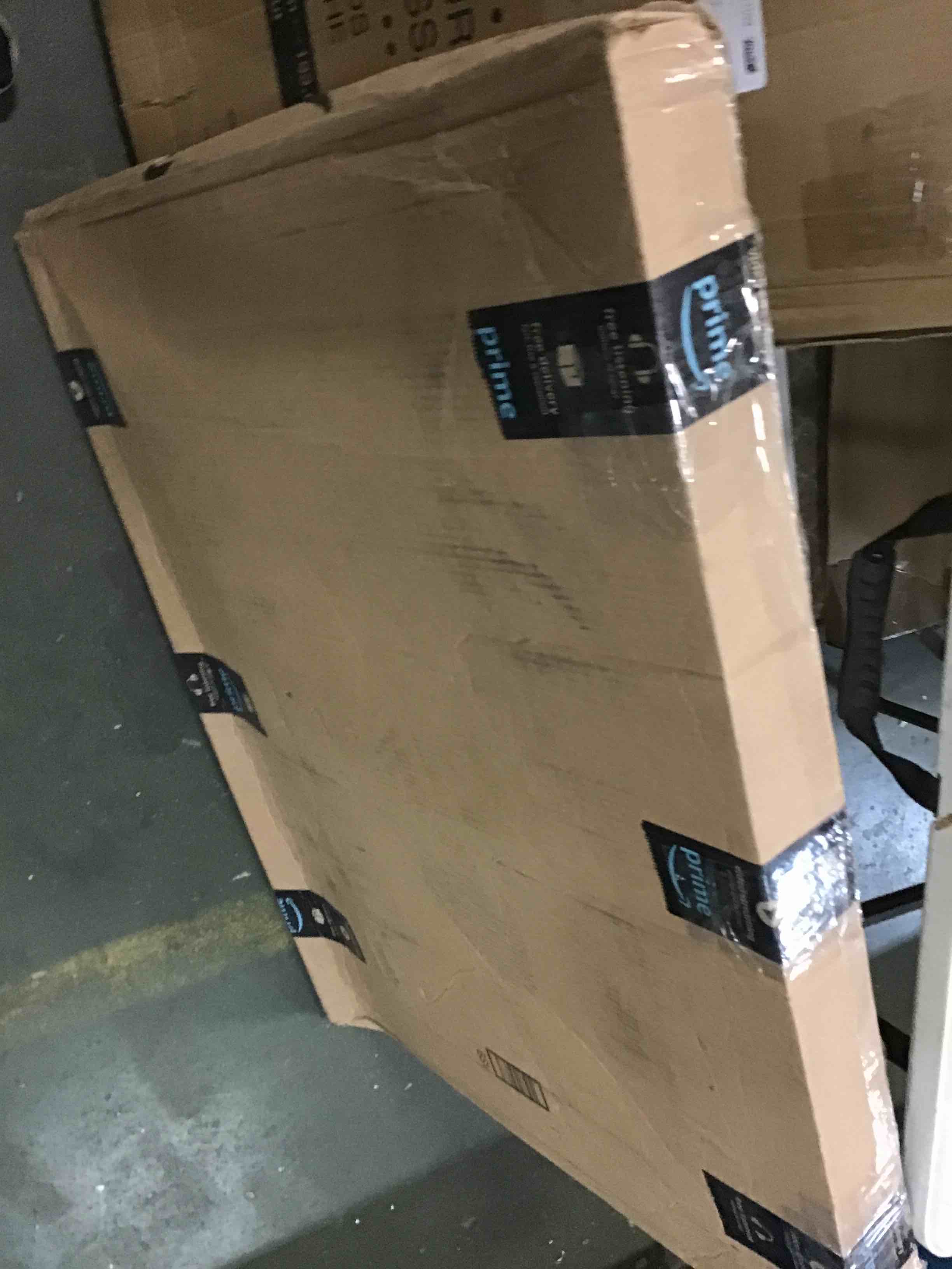 https://s3.amazonaws.com/lotting-images-prod/bidfta/BLU5747854_1706538878996.jpeg