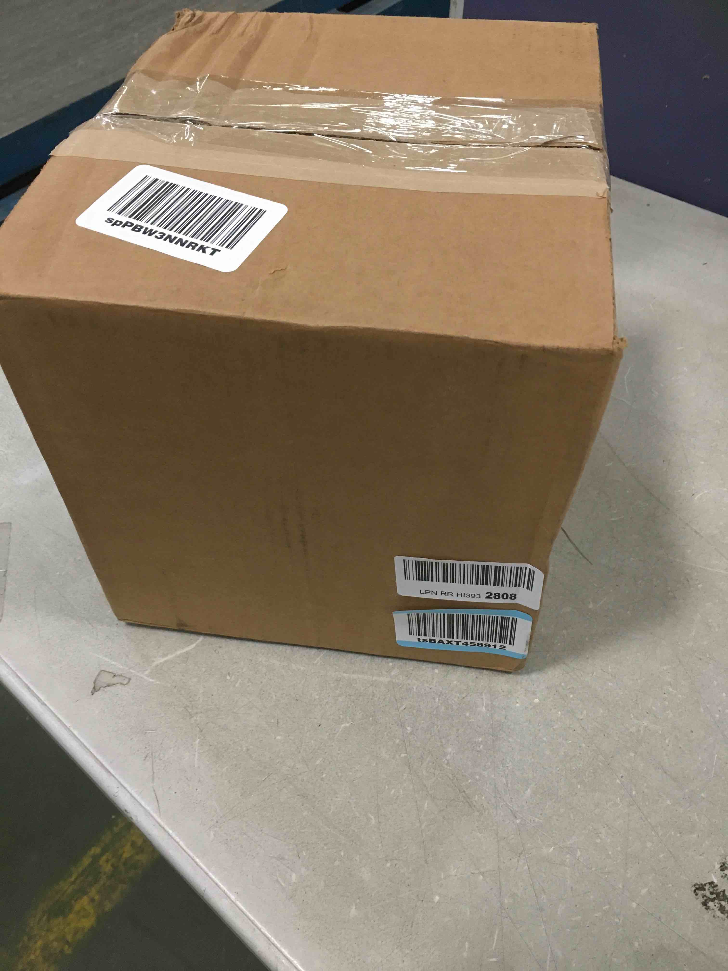 https://s3.amazonaws.com/lotting-images-prod/bidfta/BLU5748160_1706626631507.jpeg