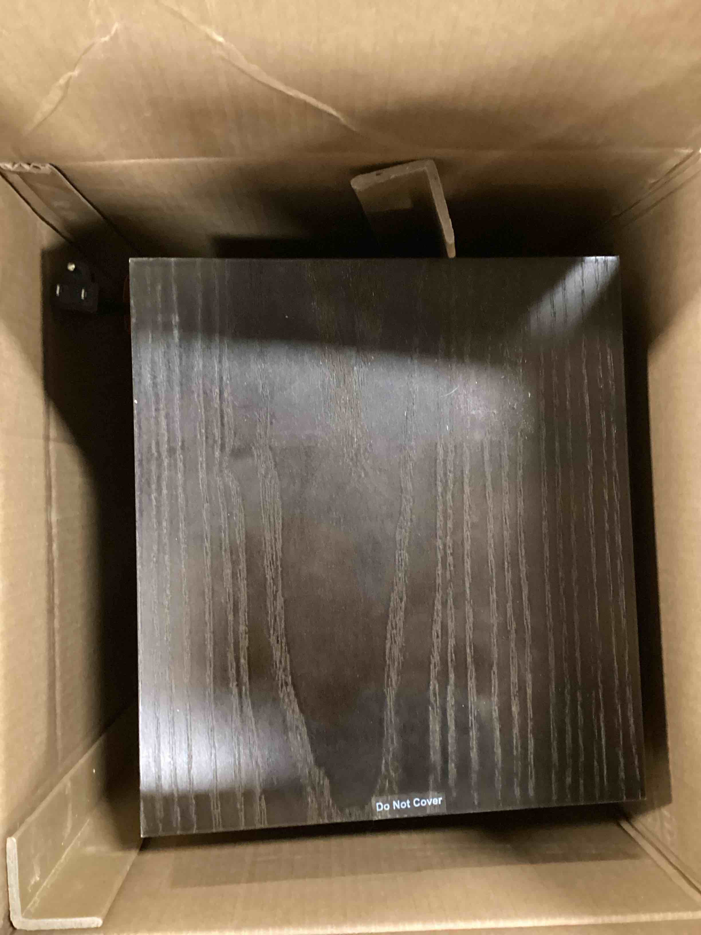 https://s3.amazonaws.com/lotting-images-prod/bidfta/BLU5748480_1707223866803.jpeg