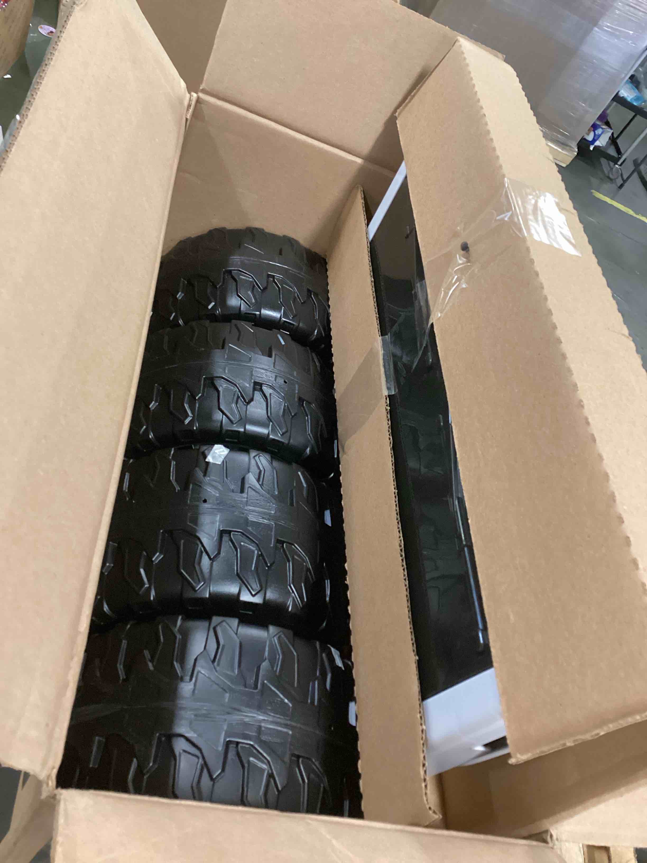 https://s3.amazonaws.com/lotting-images-prod/bidfta/BLU5749026_1707494969326.jpeg