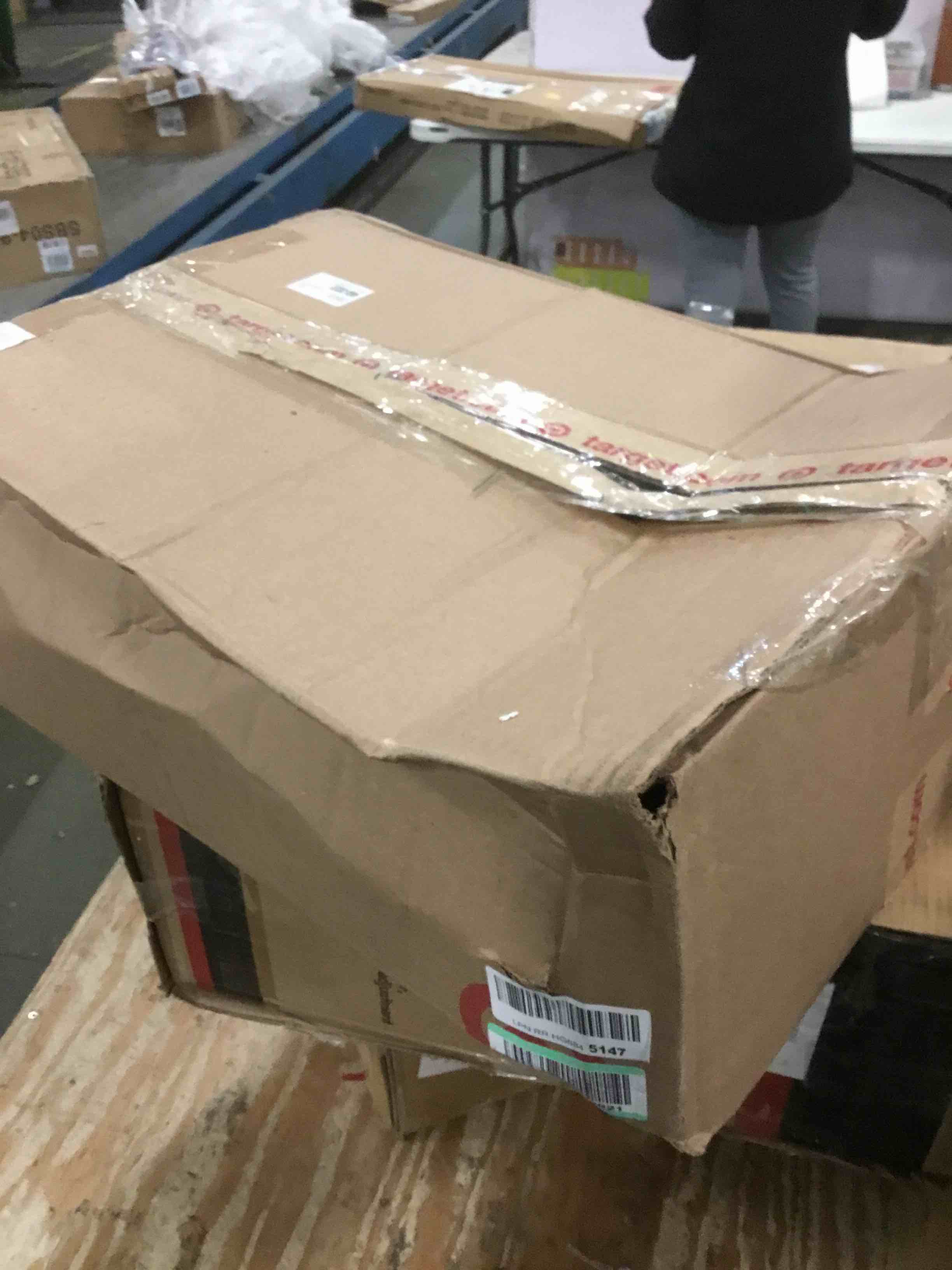 https://s3.amazonaws.com/lotting-images-prod/bidfta/BLU5750747_1706531508928.jpeg