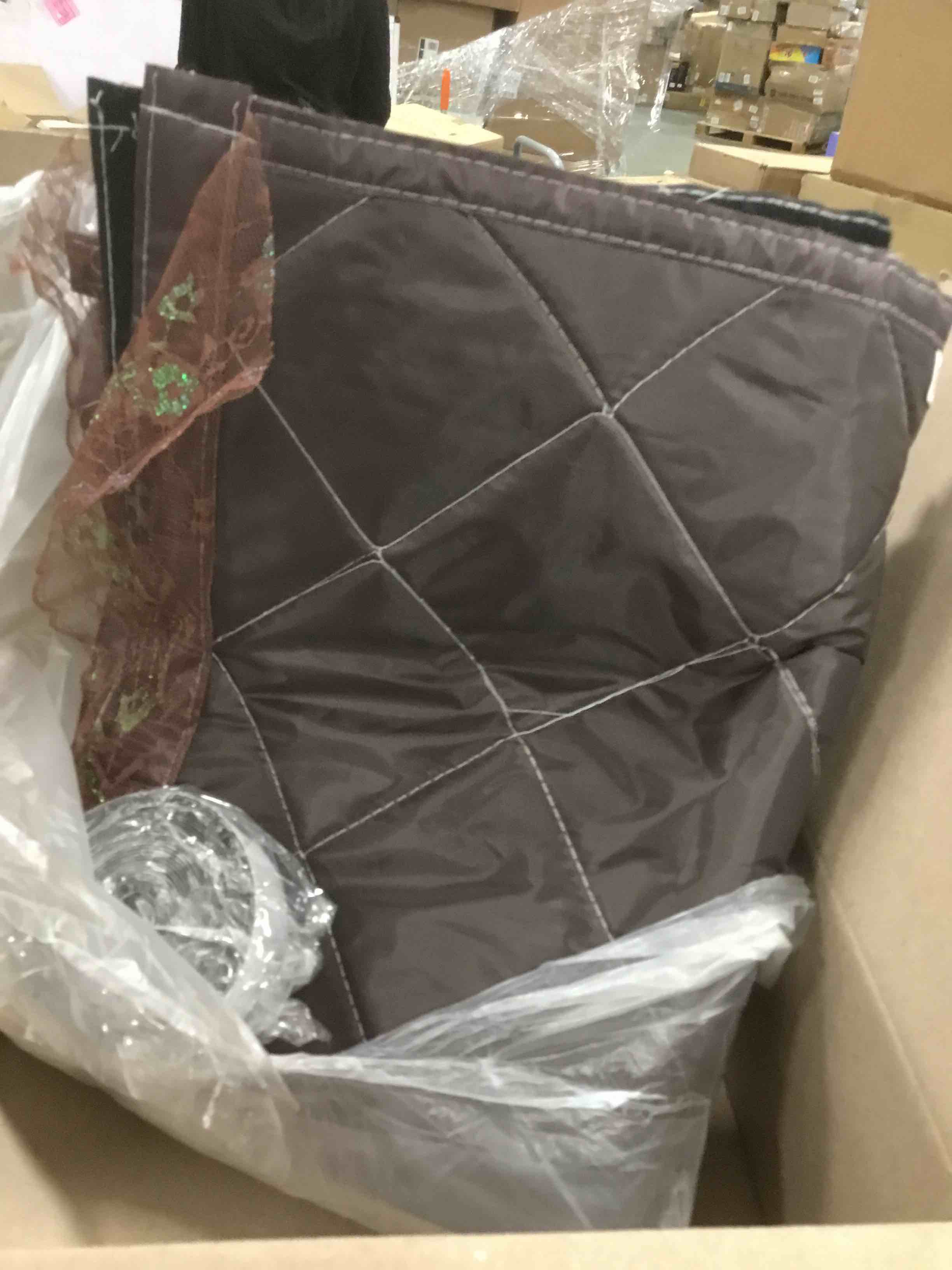 https://s3.amazonaws.com/lotting-images-prod/bidfta/BLU5750994_1706622231474.jpeg