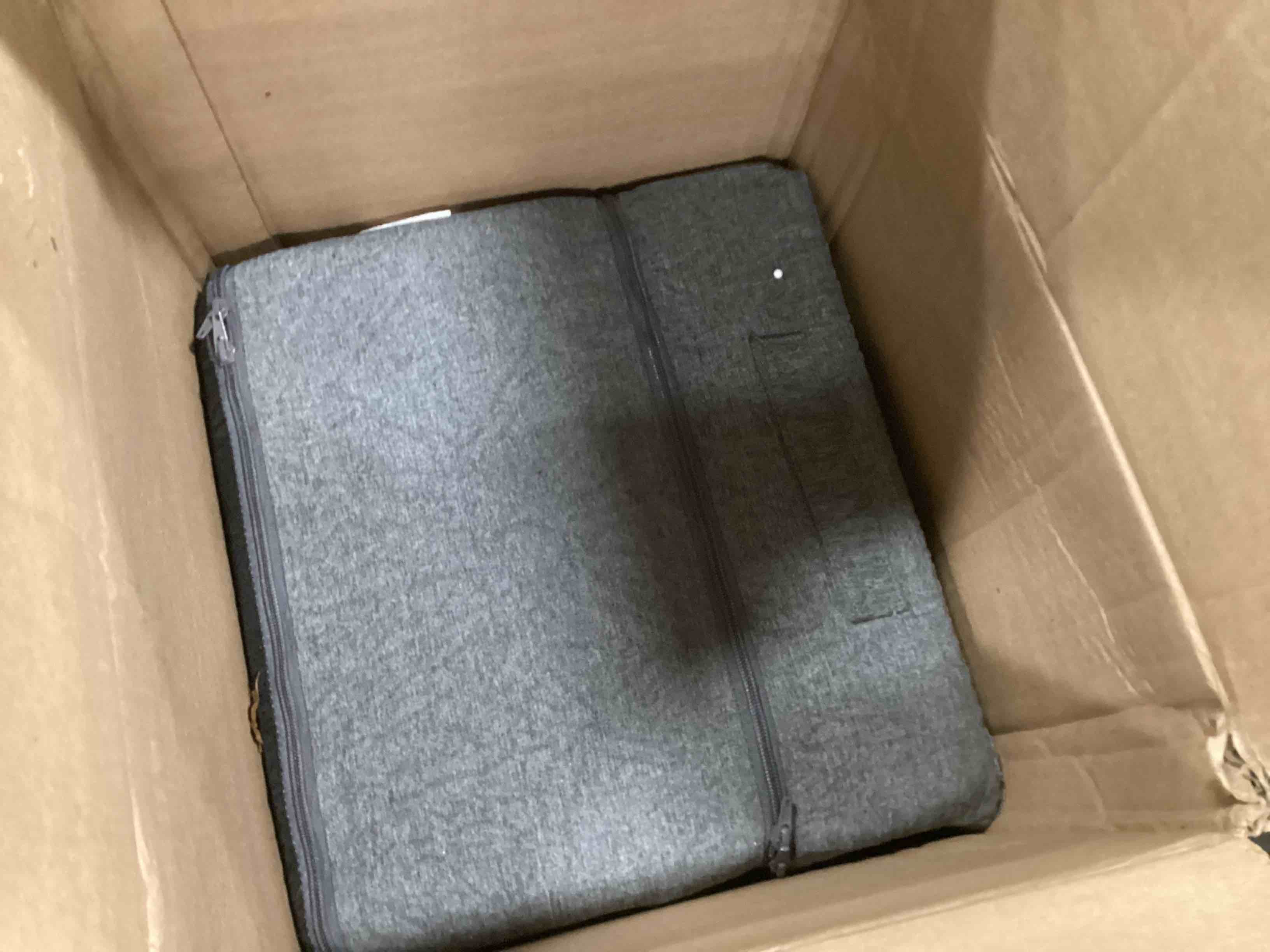 https://s3.amazonaws.com/lotting-images-prod/bidfta/BLU5751389_1707412033364.jpeg
