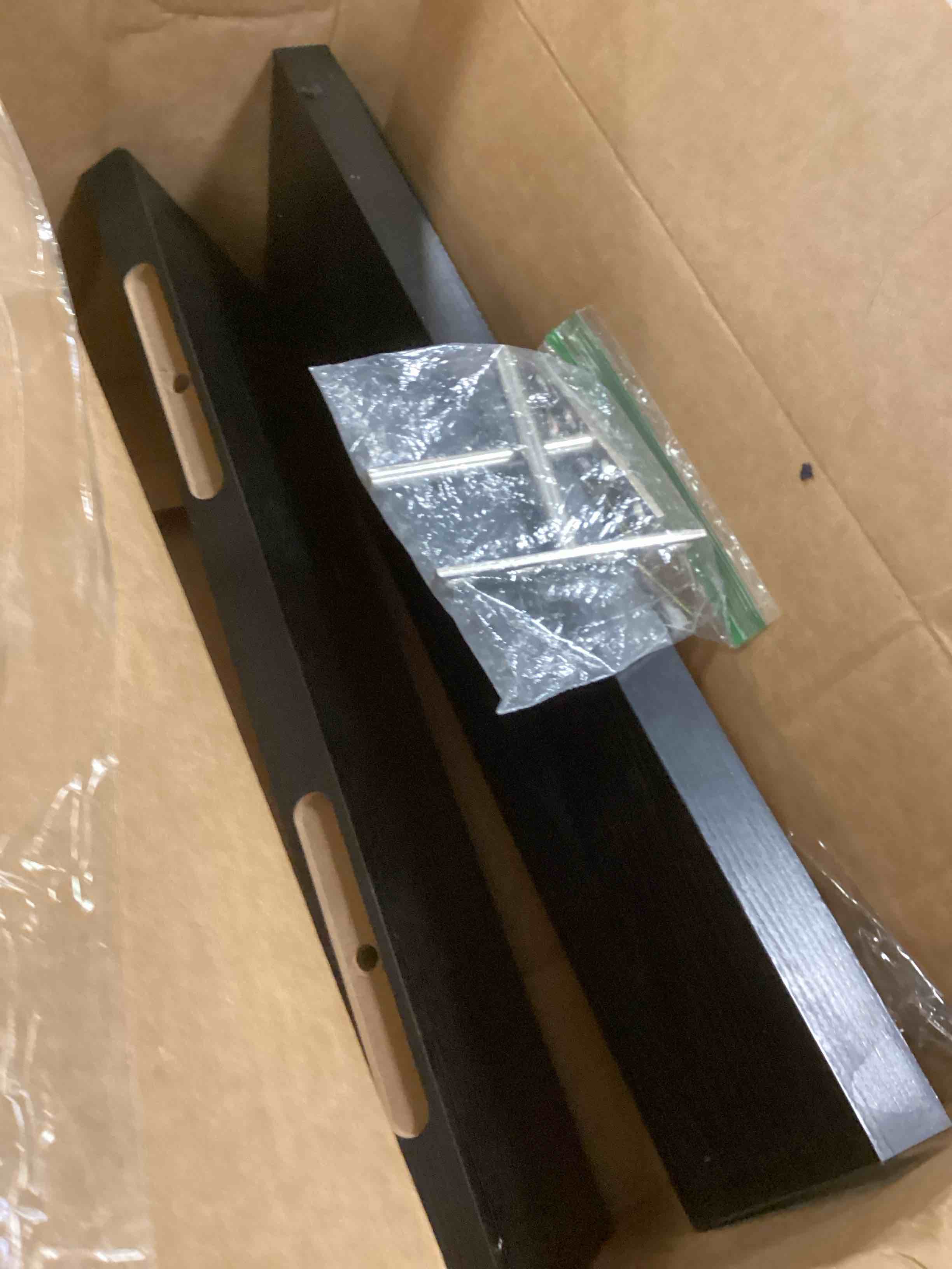 https://s3.amazonaws.com/lotting-images-prod/bidfta/BLU5751408_1707413590476.jpeg