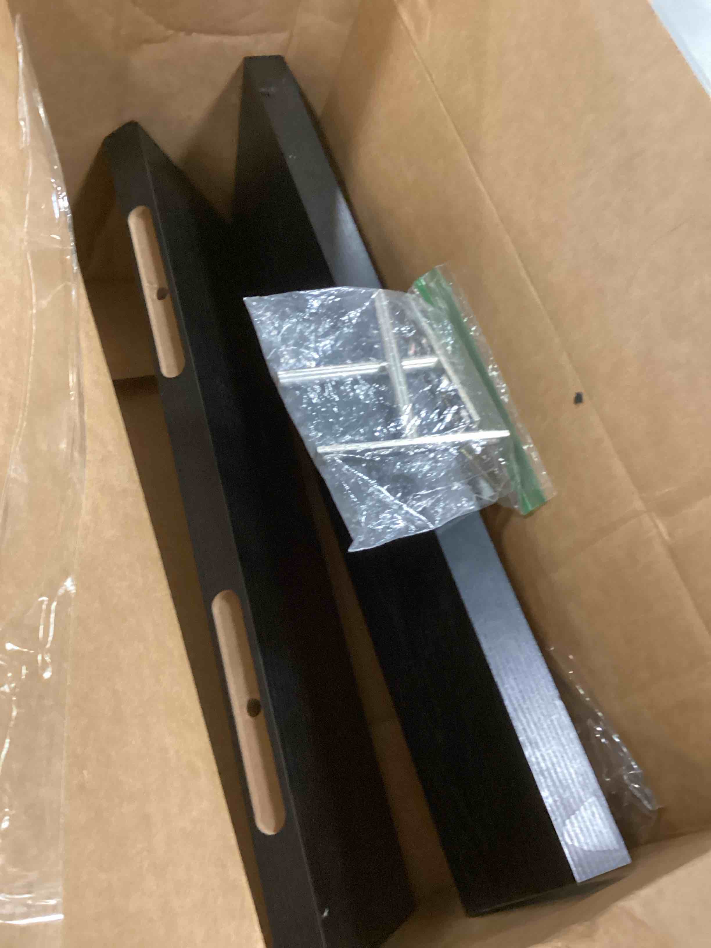 https://s3.amazonaws.com/lotting-images-prod/bidfta/BLU5751408_1707413591242.jpeg
