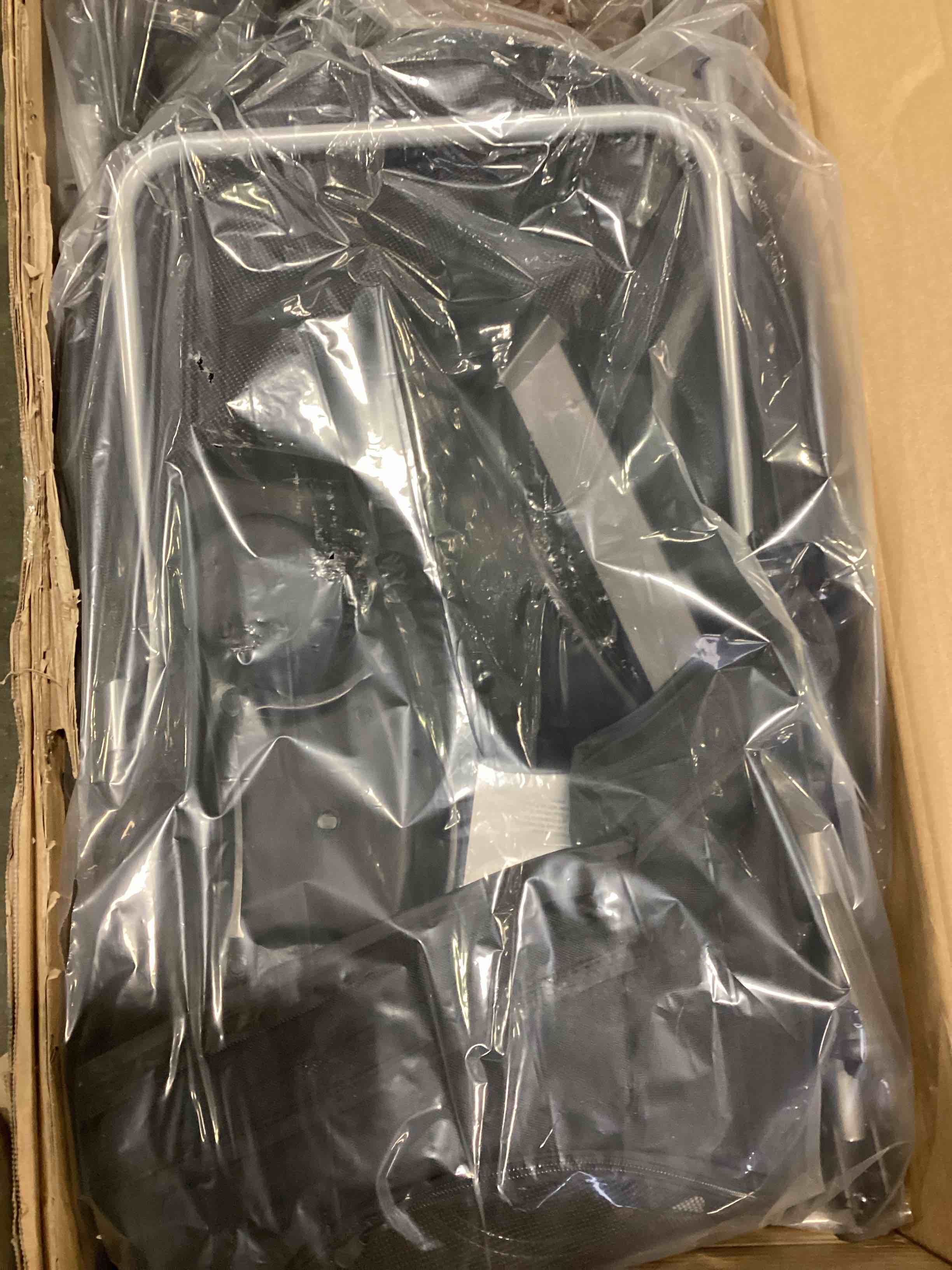 https://s3.amazonaws.com/lotting-images-prod/bidfta/BLU5751449_1706194292561.jpeg