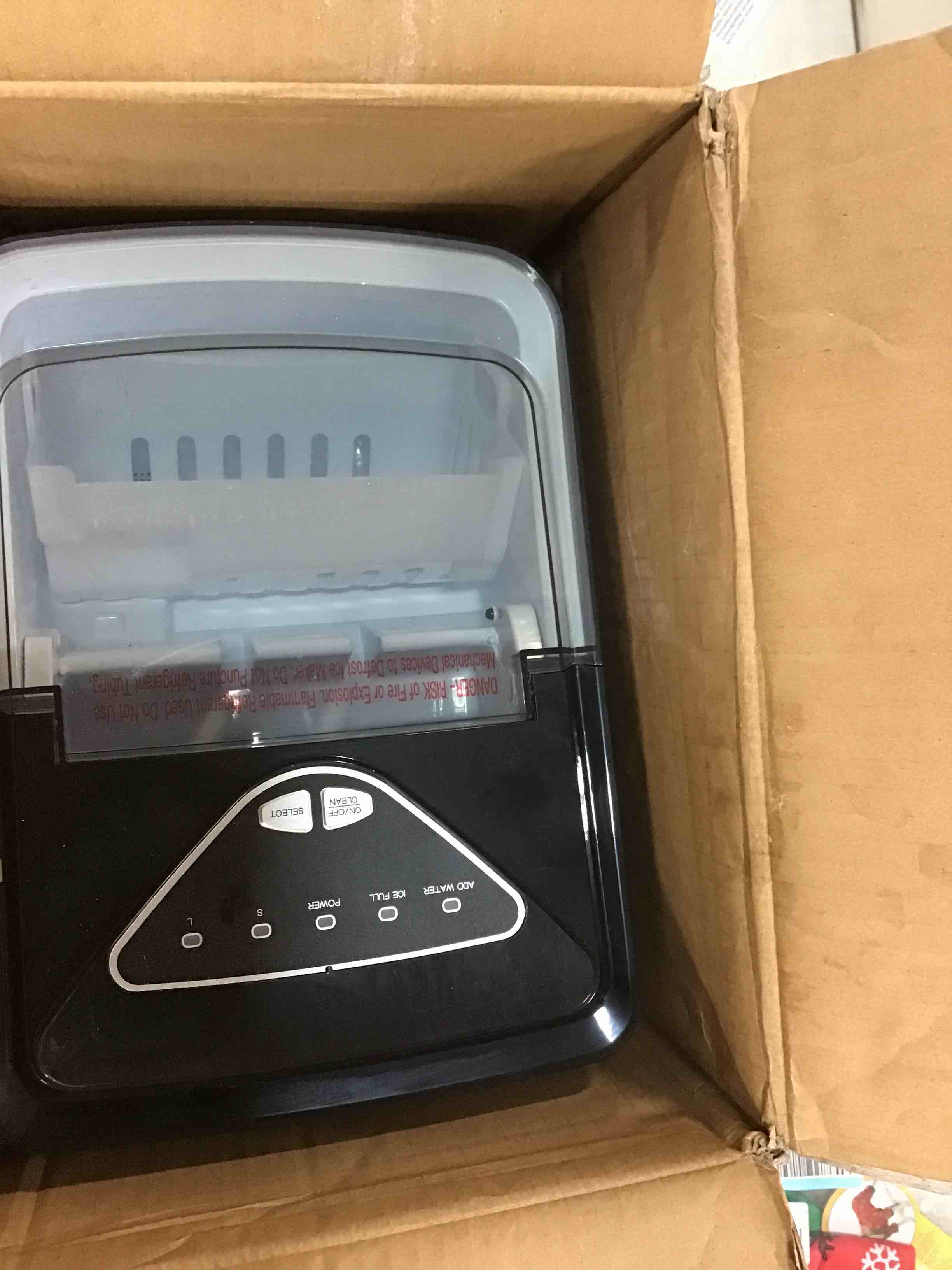 https://s3.amazonaws.com/lotting-images-prod/bidfta/BLU5751740_1706546771155.jpeg