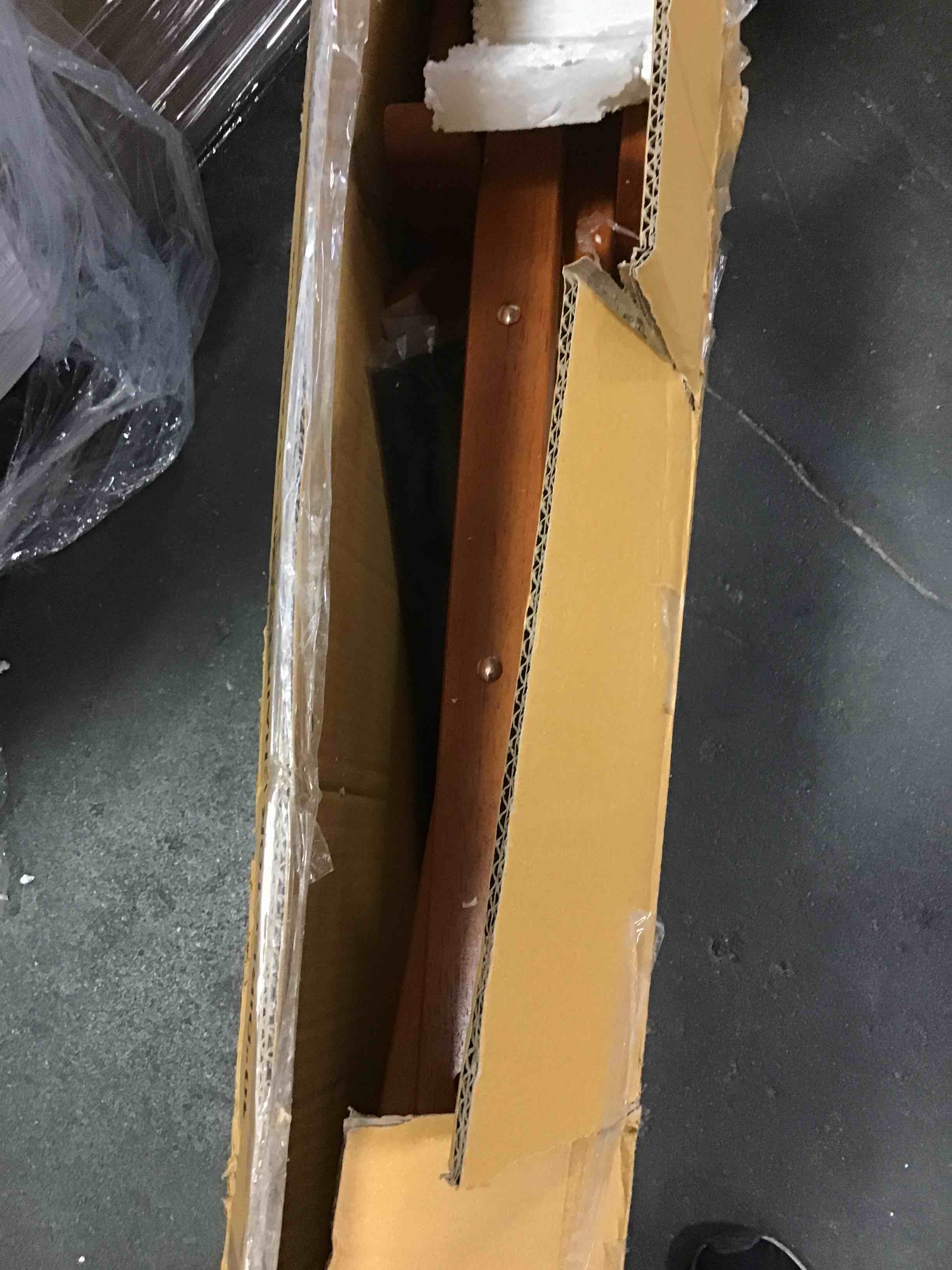 https://s3.amazonaws.com/lotting-images-prod/bidfta/BLU5751970_1706731668398.jpeg