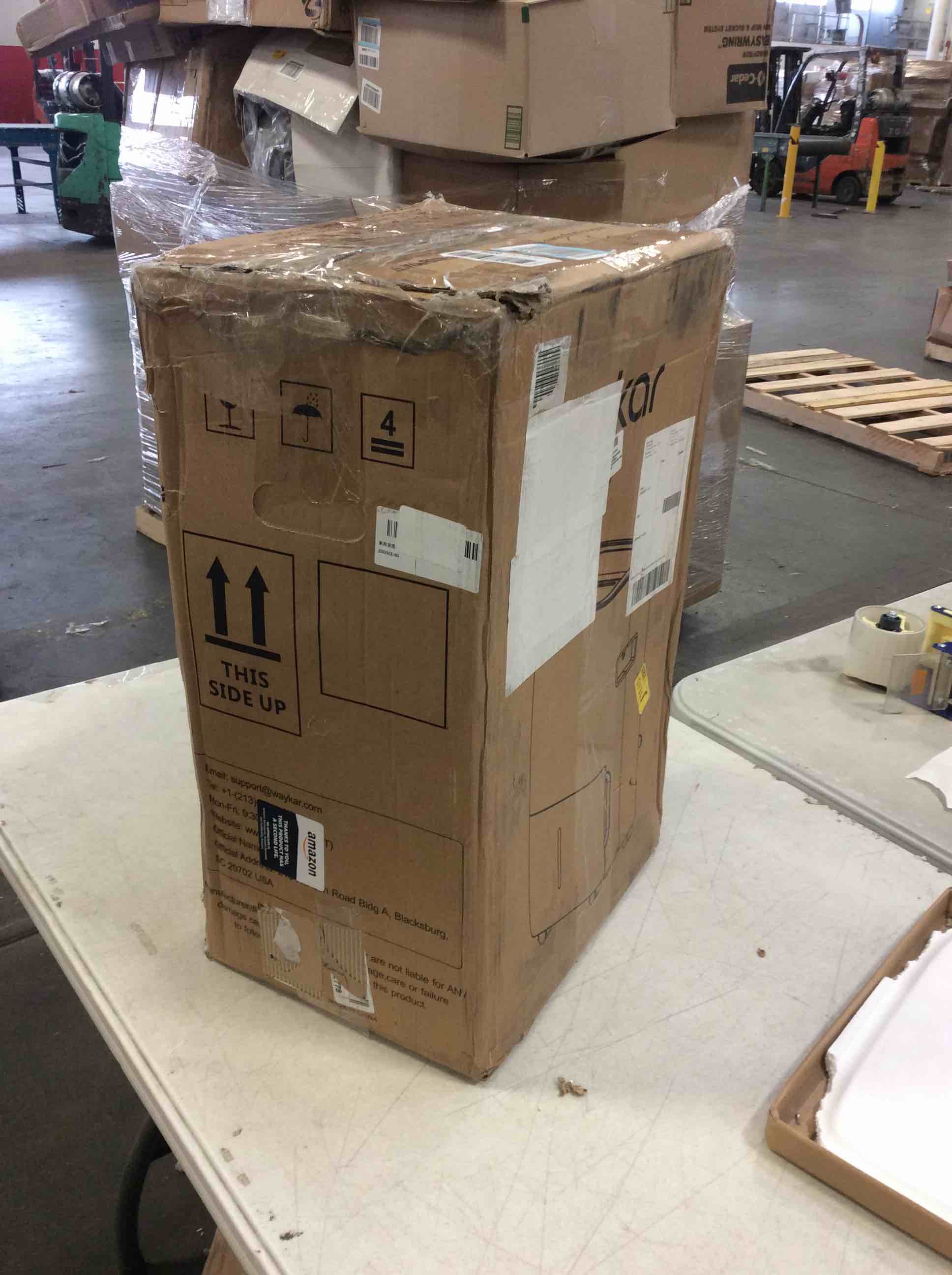 https://s3.amazonaws.com/lotting-images-prod/bidfta/BLU5752197_1706905356257.jpeg