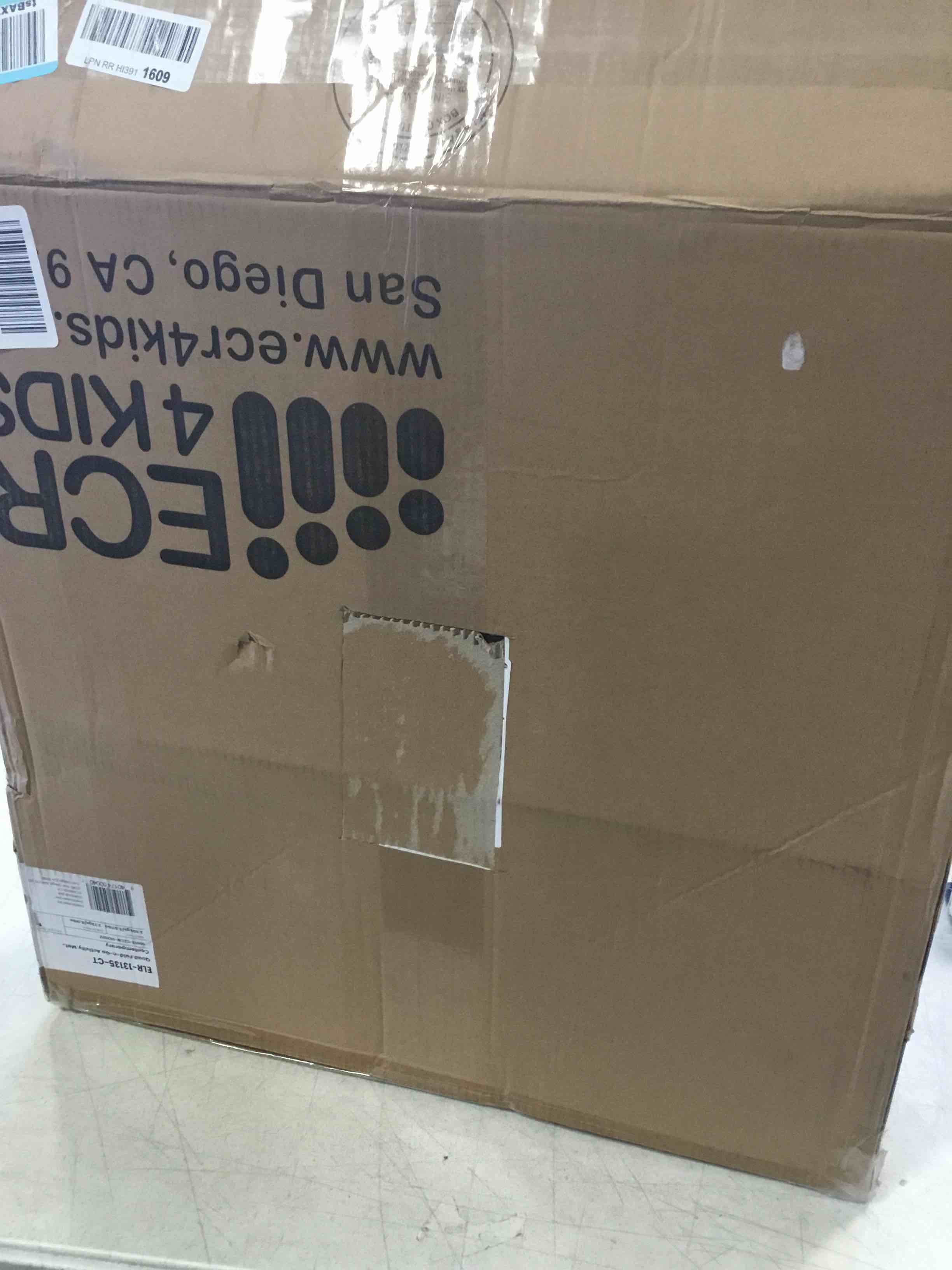 https://s3.amazonaws.com/lotting-images-prod/bidfta/BLU5752263_1707154711079.jpeg