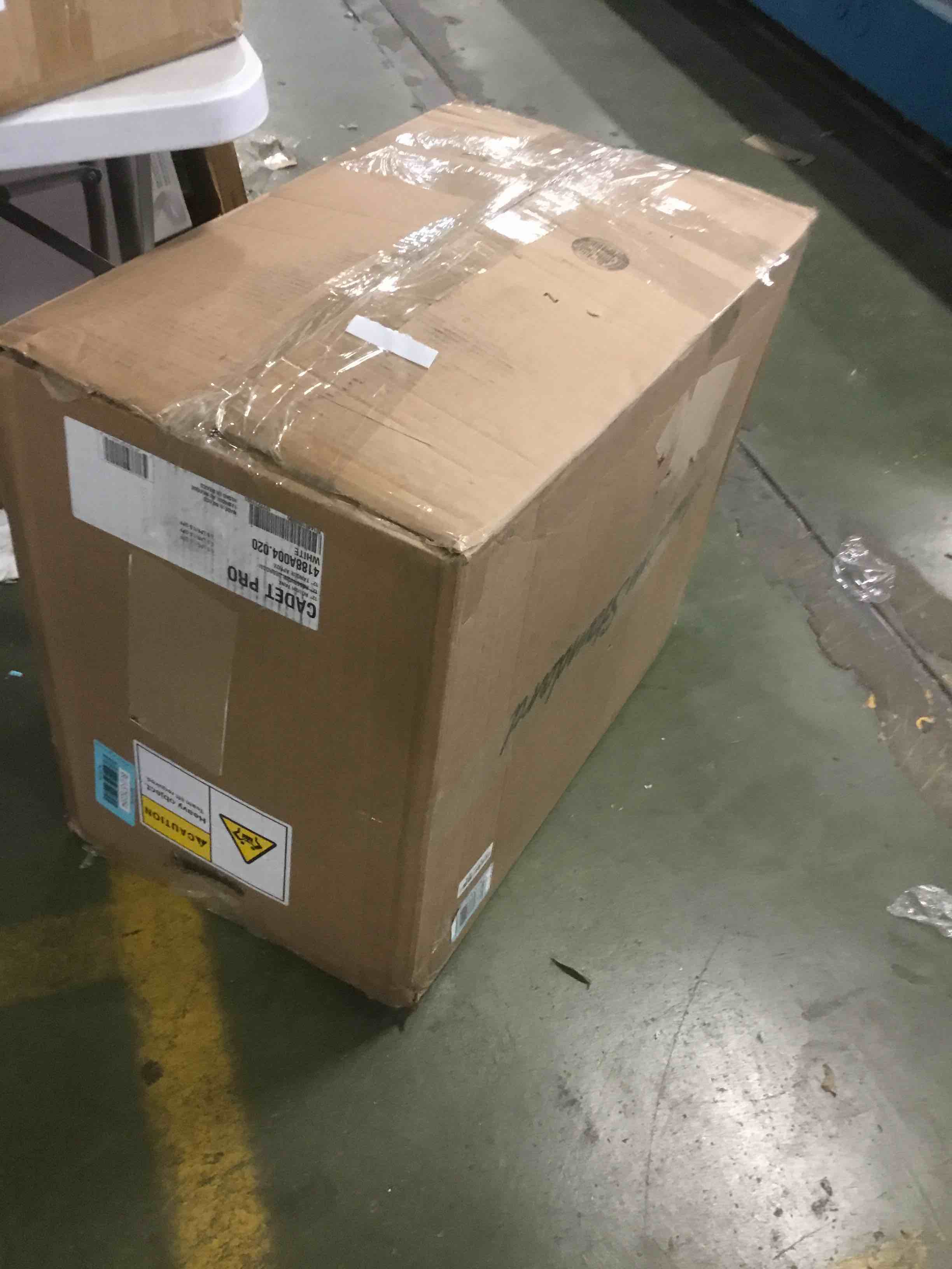 https://s3.amazonaws.com/lotting-images-prod/bidfta/BLU5752354_1707421880335.jpeg