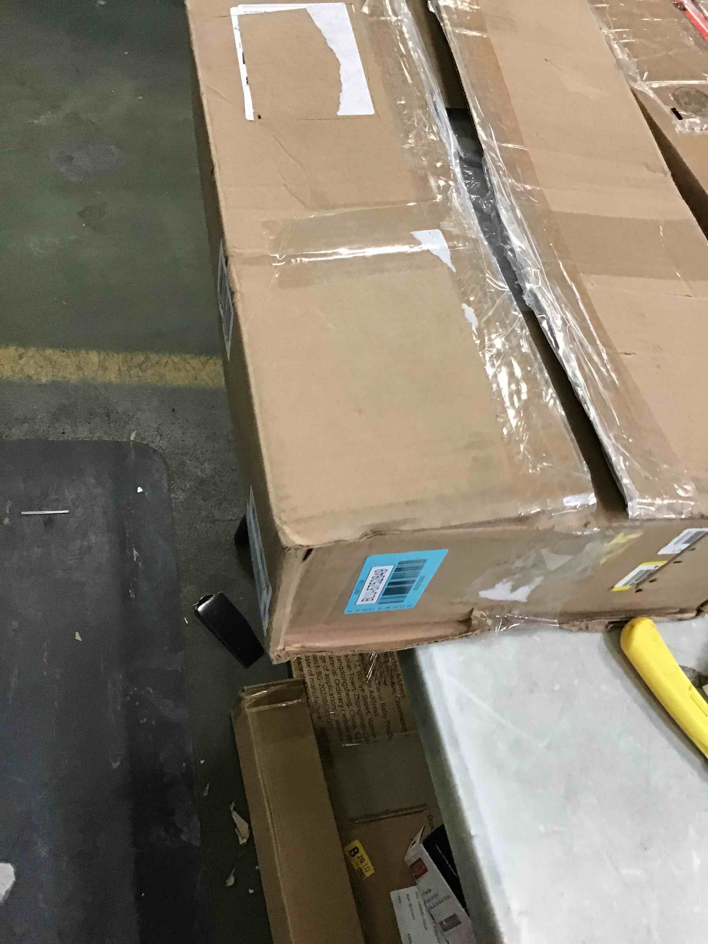 https://s3.amazonaws.com/lotting-images-prod/bidfta/BLU5752849_1707840159791.jpeg