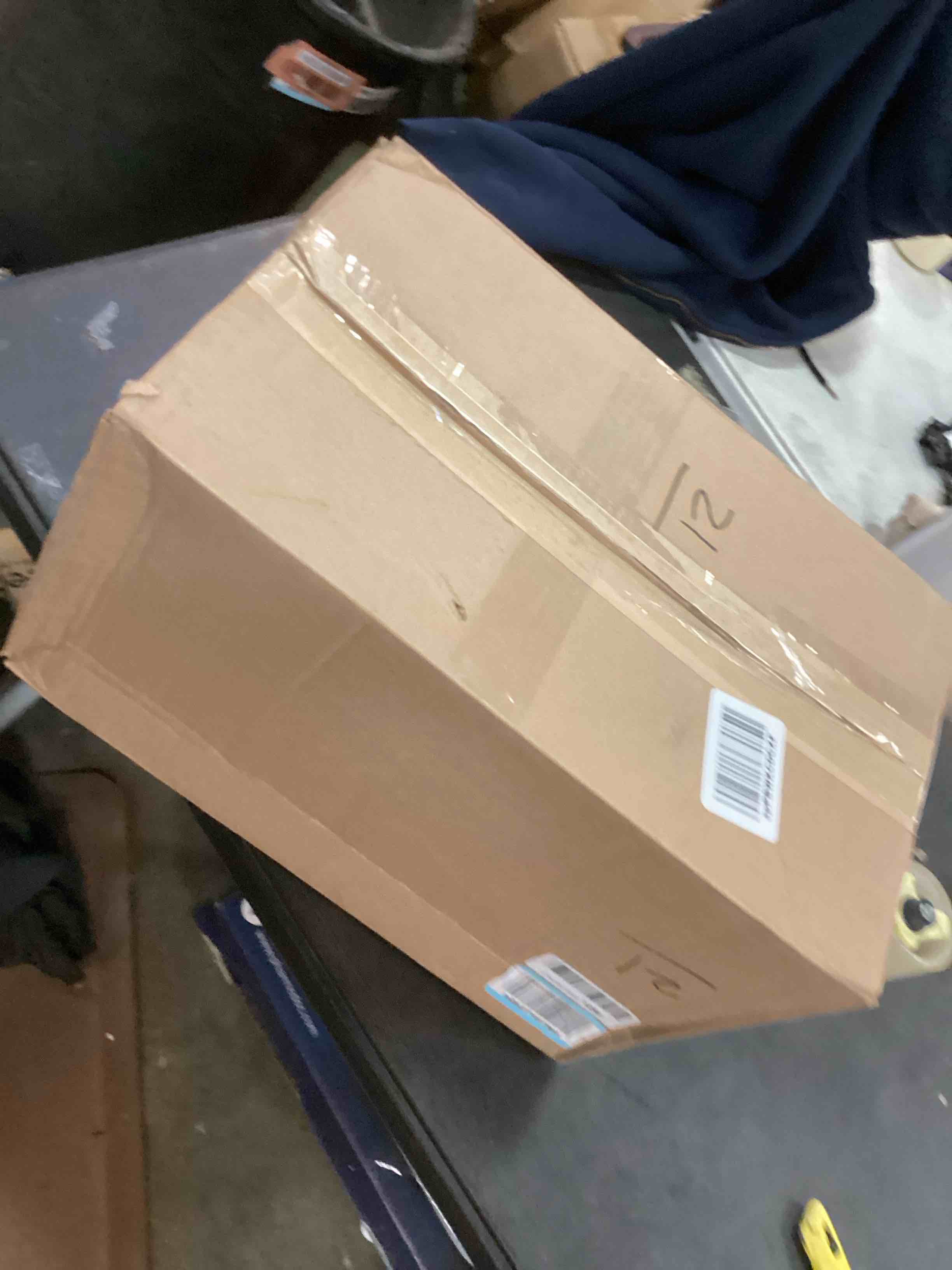 https://s3.amazonaws.com/lotting-images-prod/bidfta/BLU5753220_1706277743427.jpeg