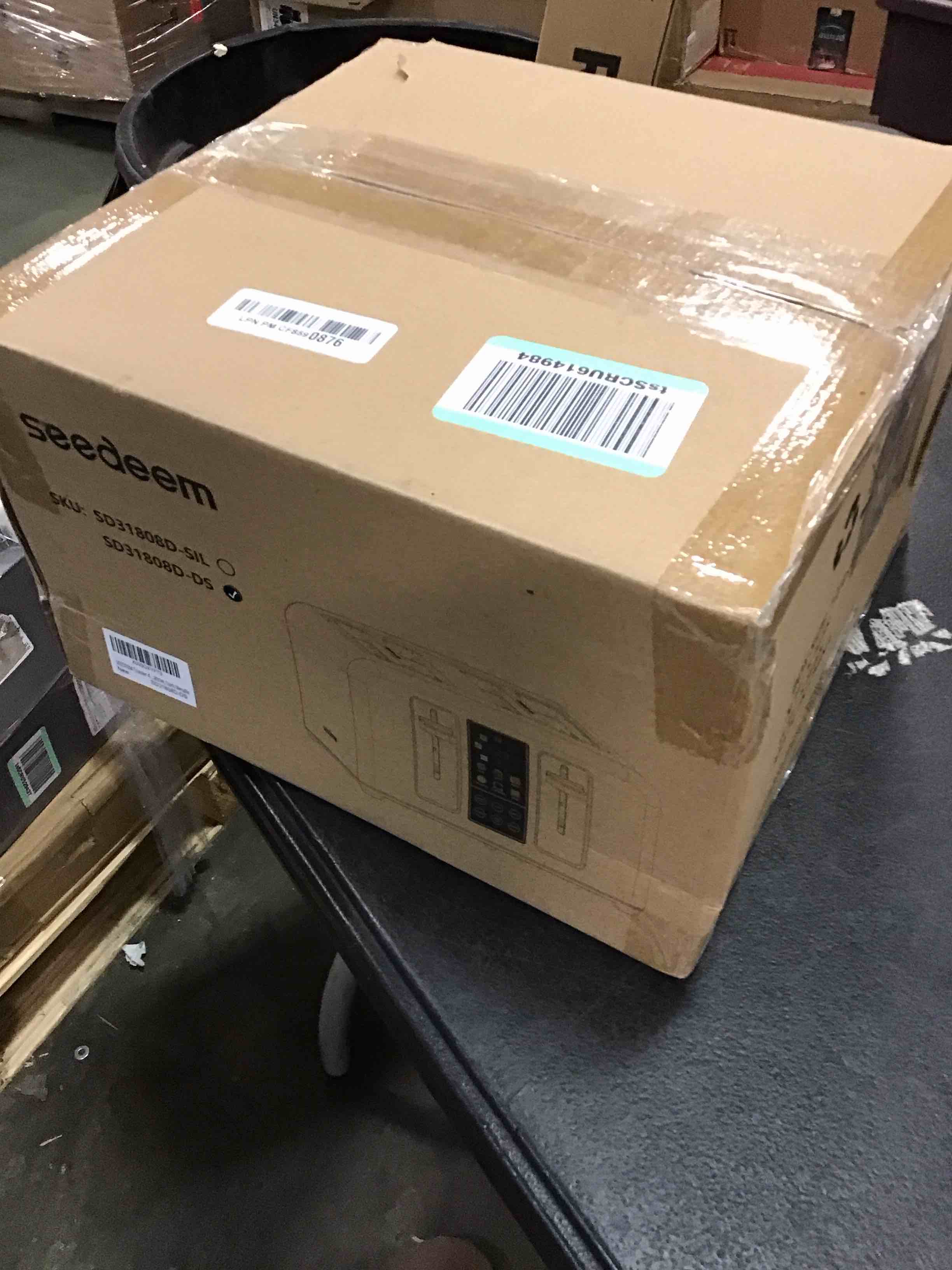 https://s3.amazonaws.com/lotting-images-prod/bidfta/BLU5753732_1706533045517.jpeg