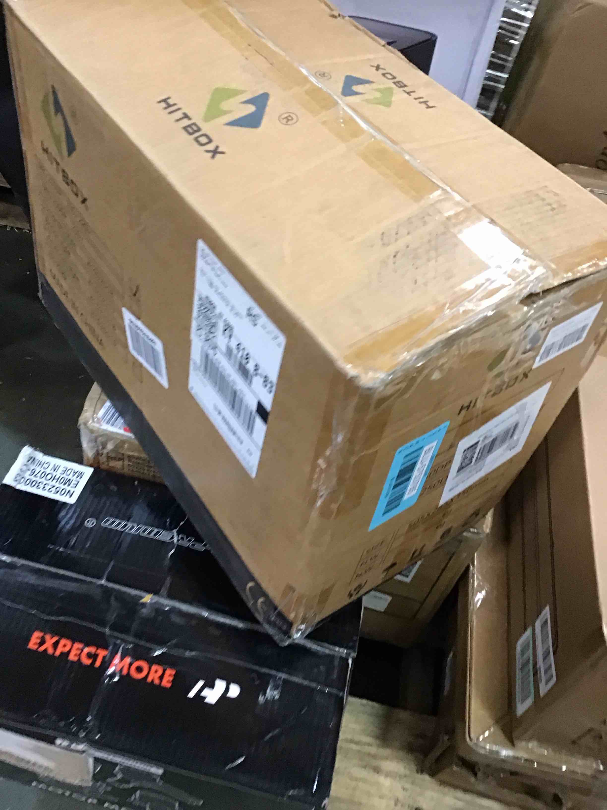 https://s3.amazonaws.com/lotting-images-prod/bidfta/BLU5753785_1706538374347.jpeg