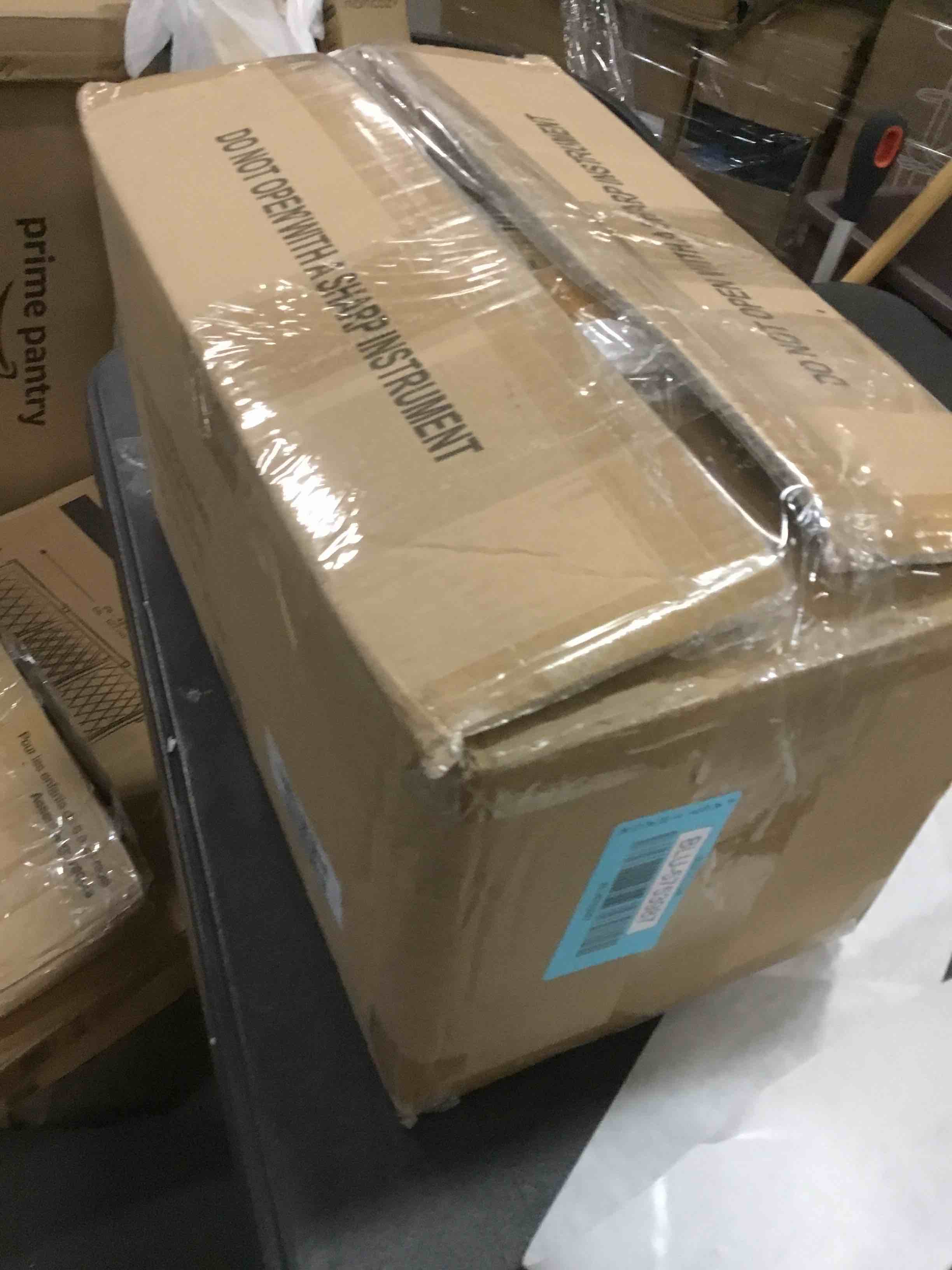 https://s3.amazonaws.com/lotting-images-prod/bidfta/BLU5753987_1706618844760.jpeg