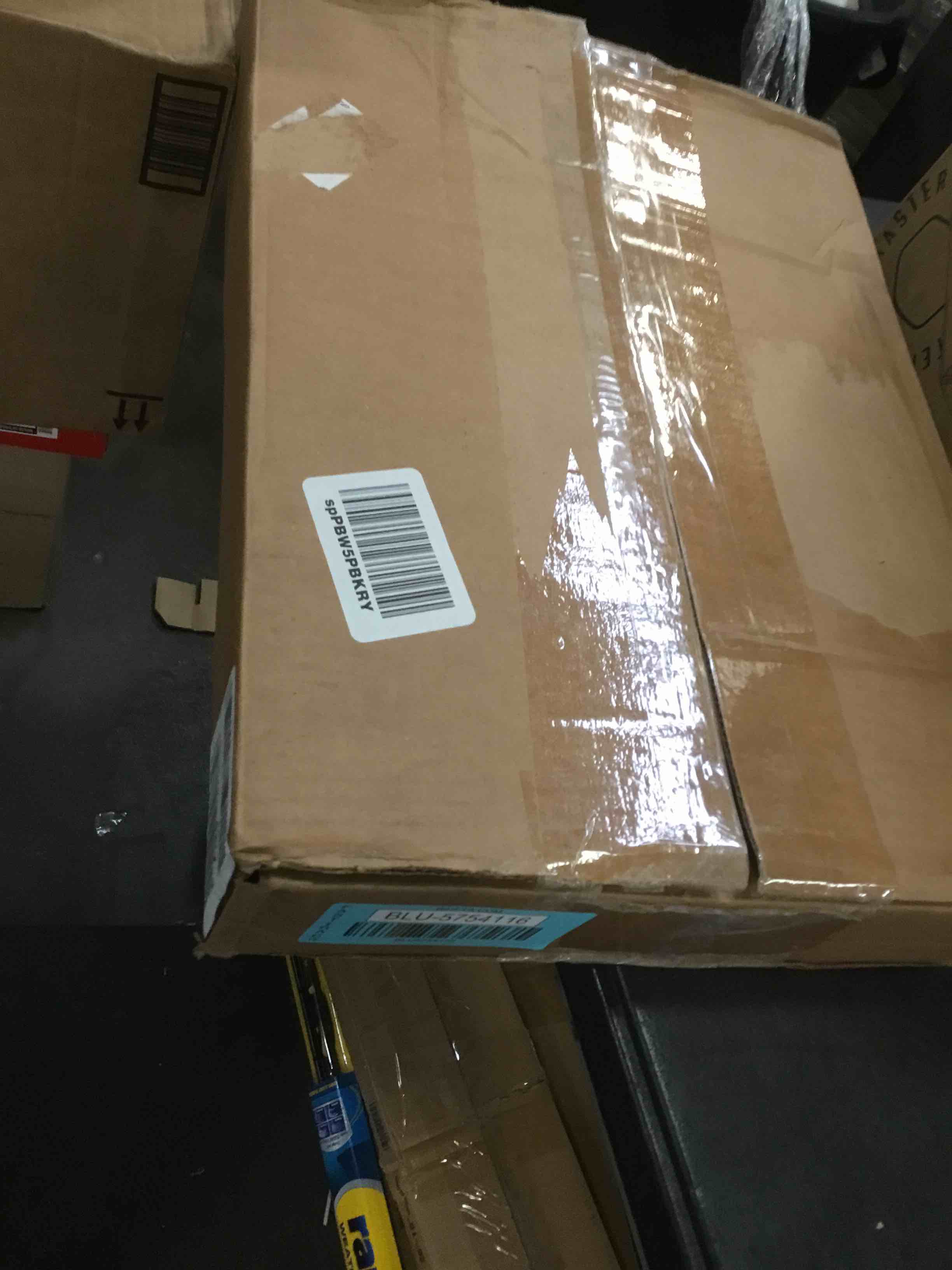 https://s3.amazonaws.com/lotting-images-prod/bidfta/BLU5754116_1706630389255.jpeg