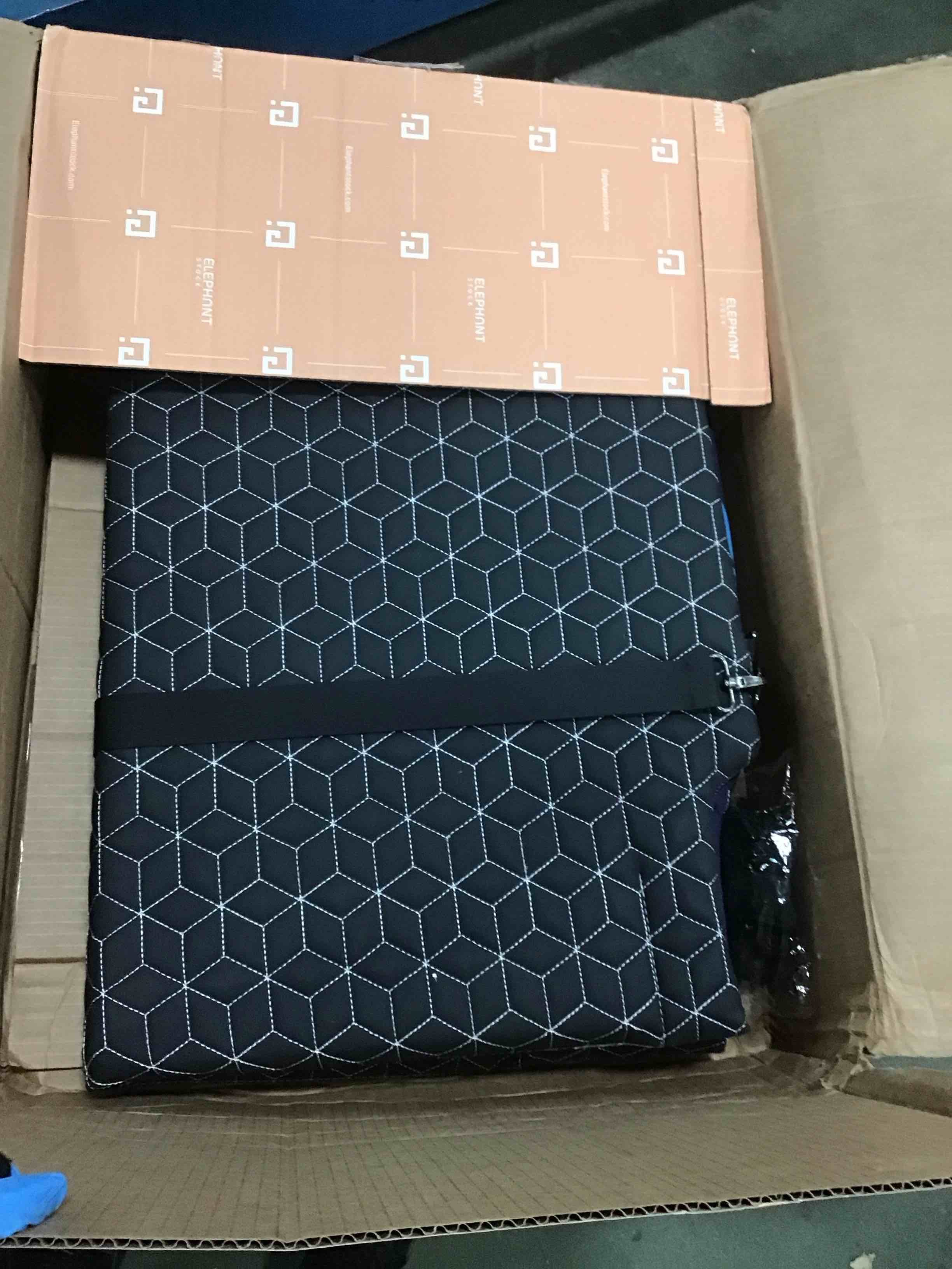 https://s3.amazonaws.com/lotting-images-prod/bidfta/BLU5754778_1706286057171.jpeg