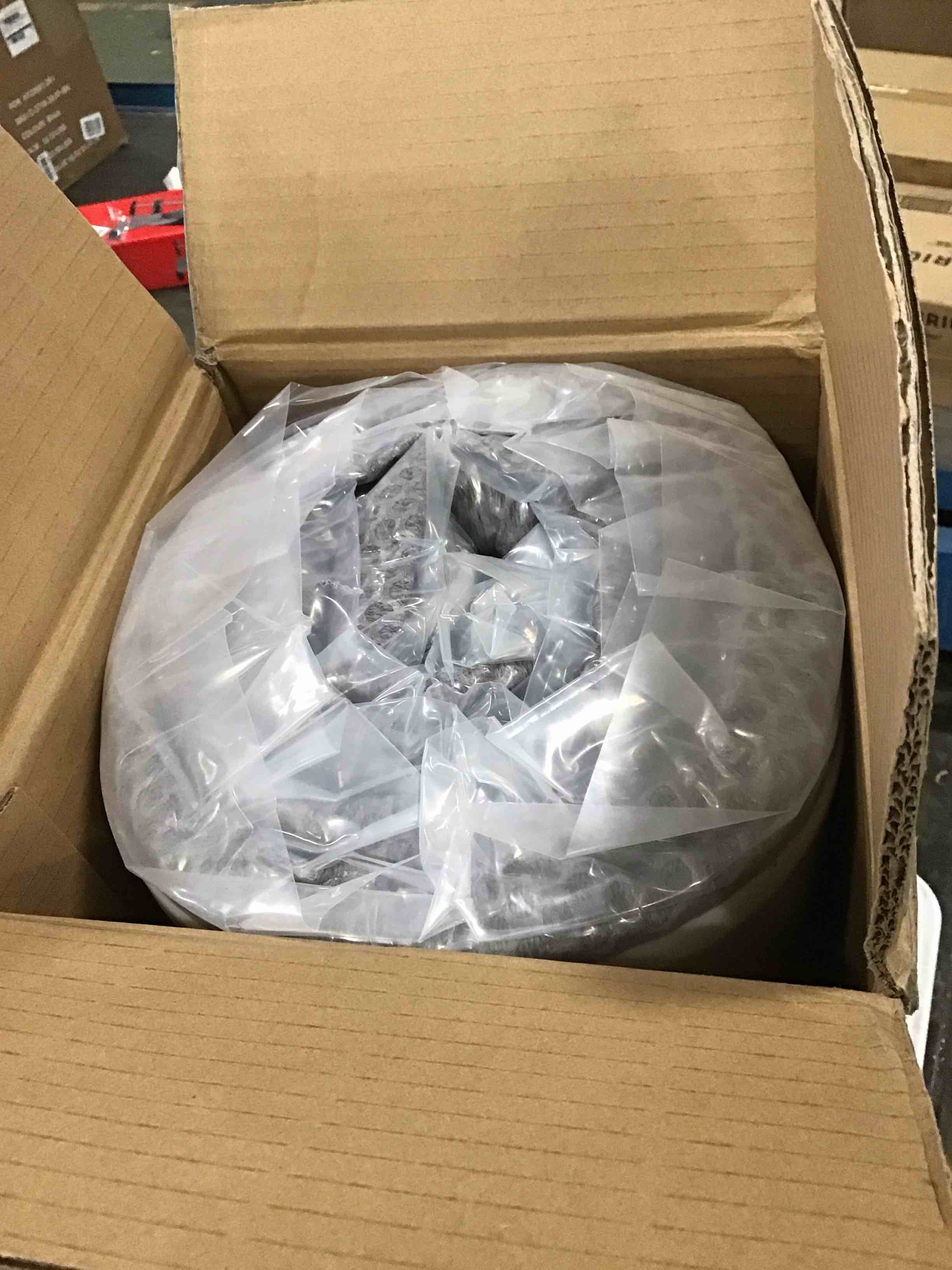 https://s3.amazonaws.com/lotting-images-prod/bidfta/BLU5754791_1706280815872.jpeg