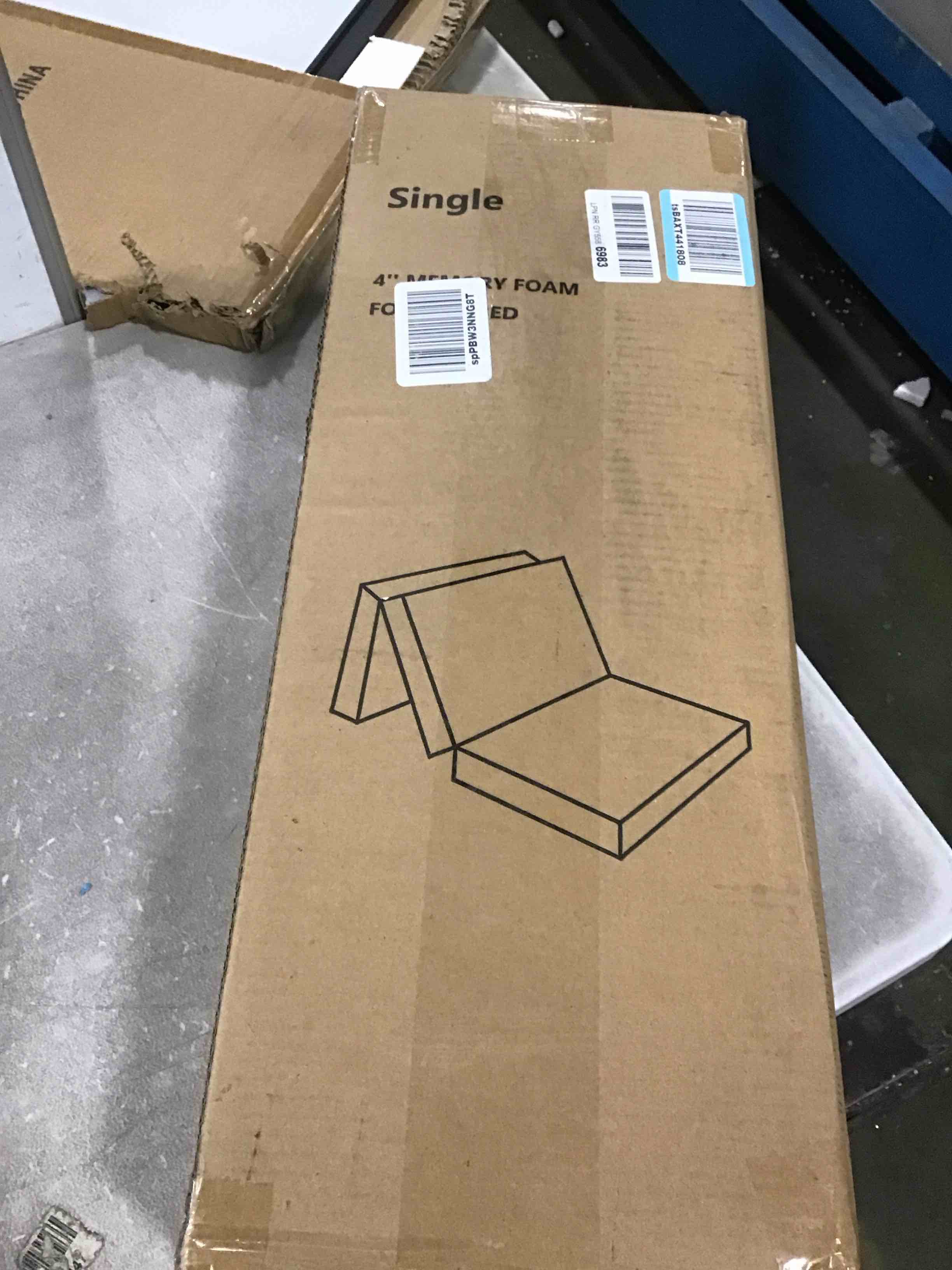 https://s3.amazonaws.com/lotting-images-prod/bidfta/BLU5754791_1706280831458.jpeg