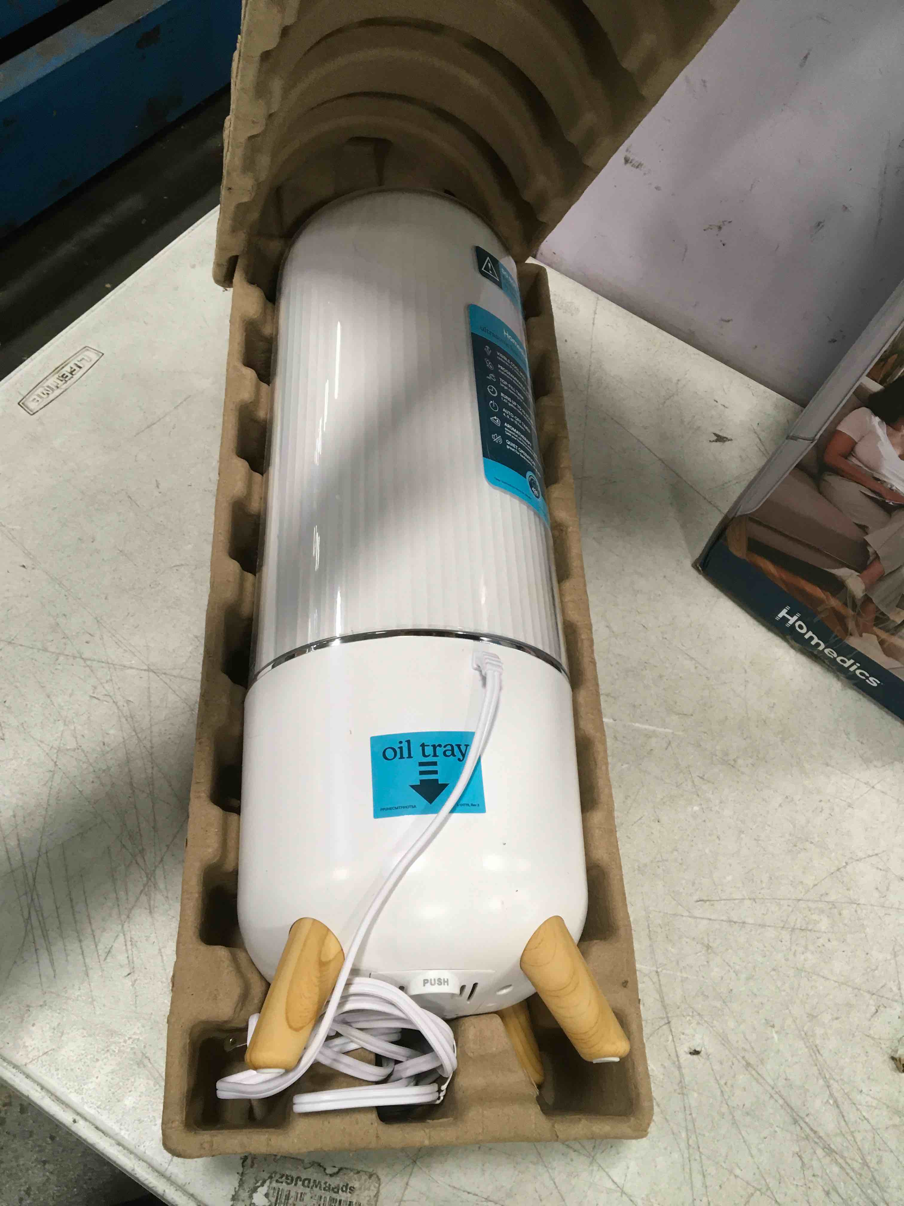 https://s3.amazonaws.com/lotting-images-prod/bidfta/BLU5754874_1706720539751.jpeg