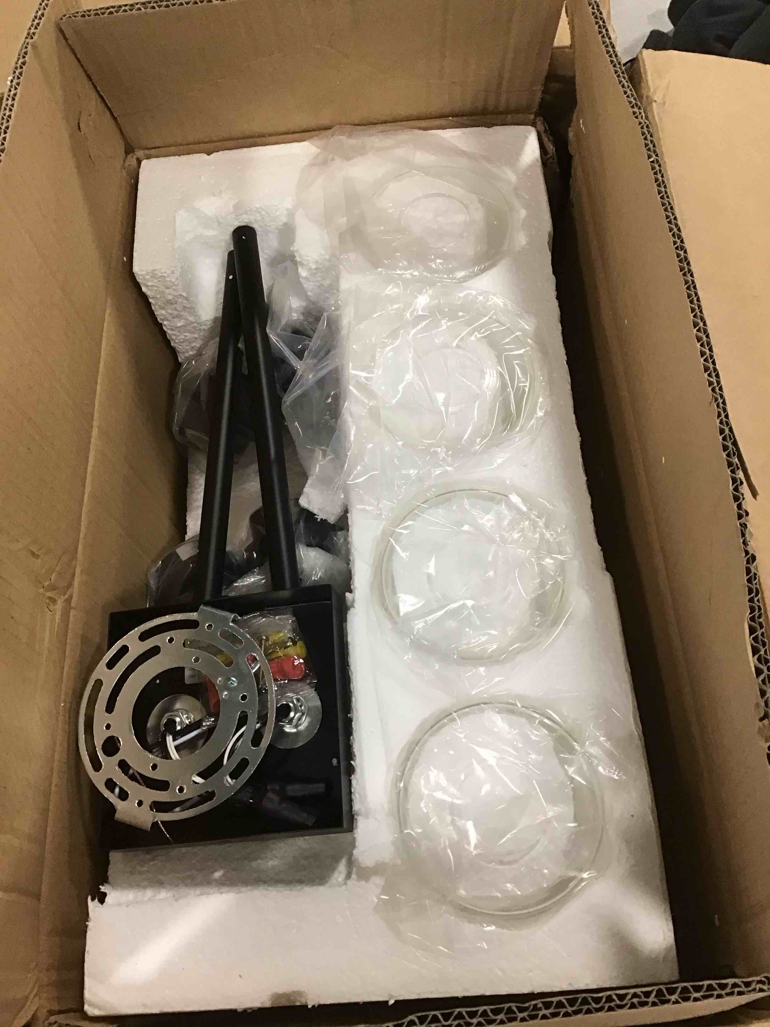 https://s3.amazonaws.com/lotting-images-prod/bidfta/BLU5755013_1706546143710.jpeg