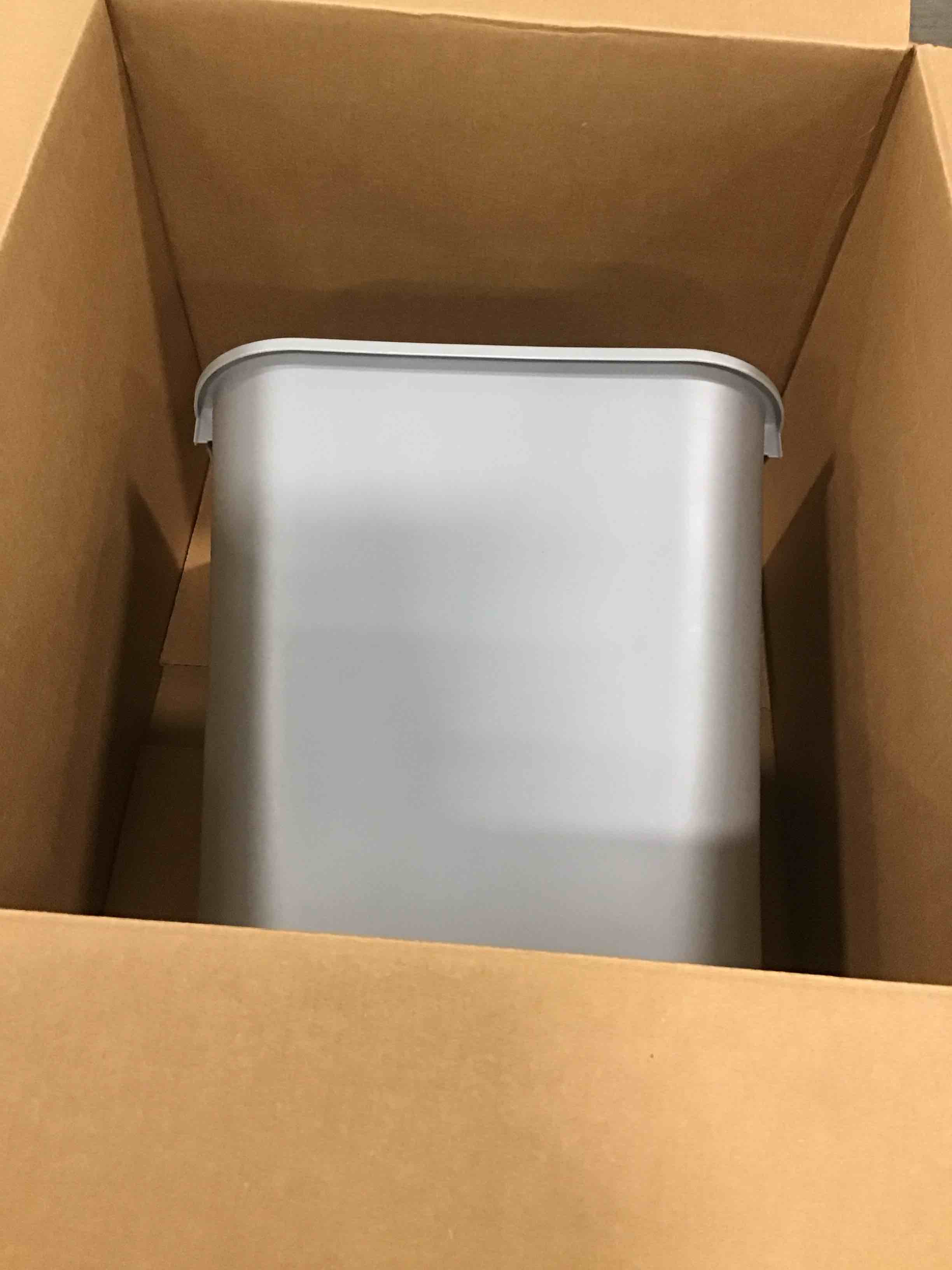 https://s3.amazonaws.com/lotting-images-prod/bidfta/BLU5755084_1706555043755.jpeg