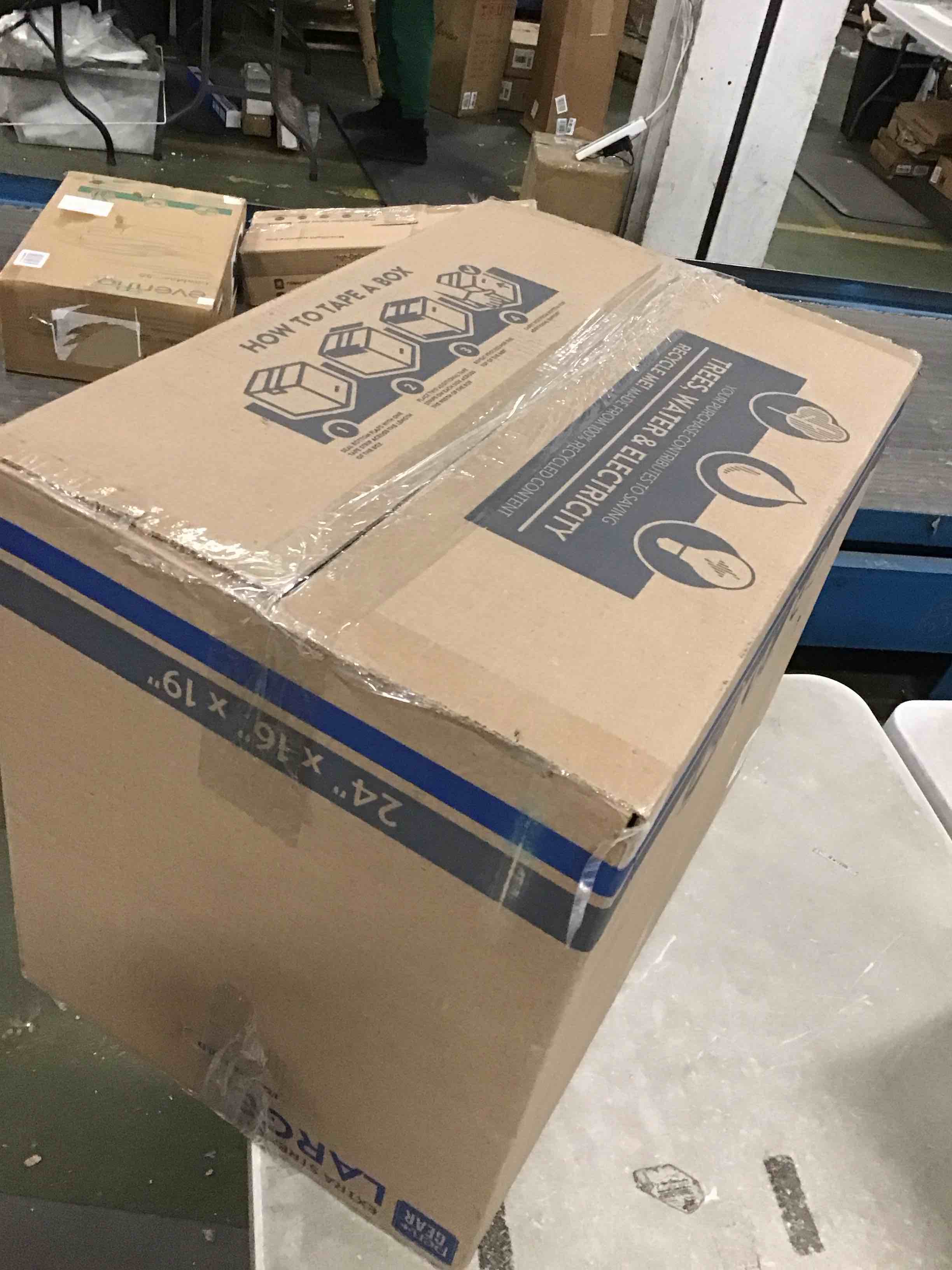 https://s3.amazonaws.com/lotting-images-prod/bidfta/BLU5755105_1706557231493.jpeg