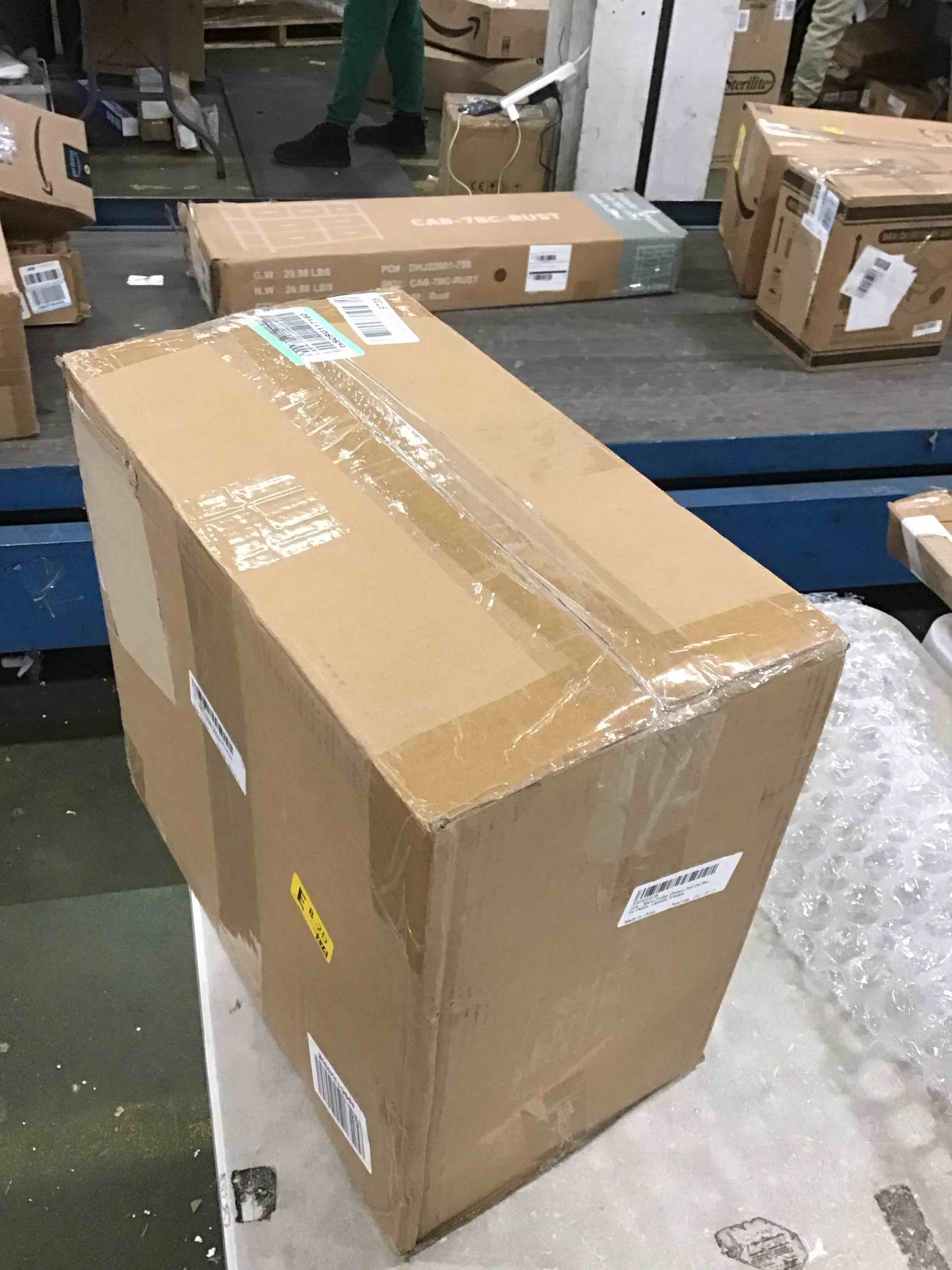 https://s3.amazonaws.com/lotting-images-prod/bidfta/BLU5755136_1706561558848.jpeg