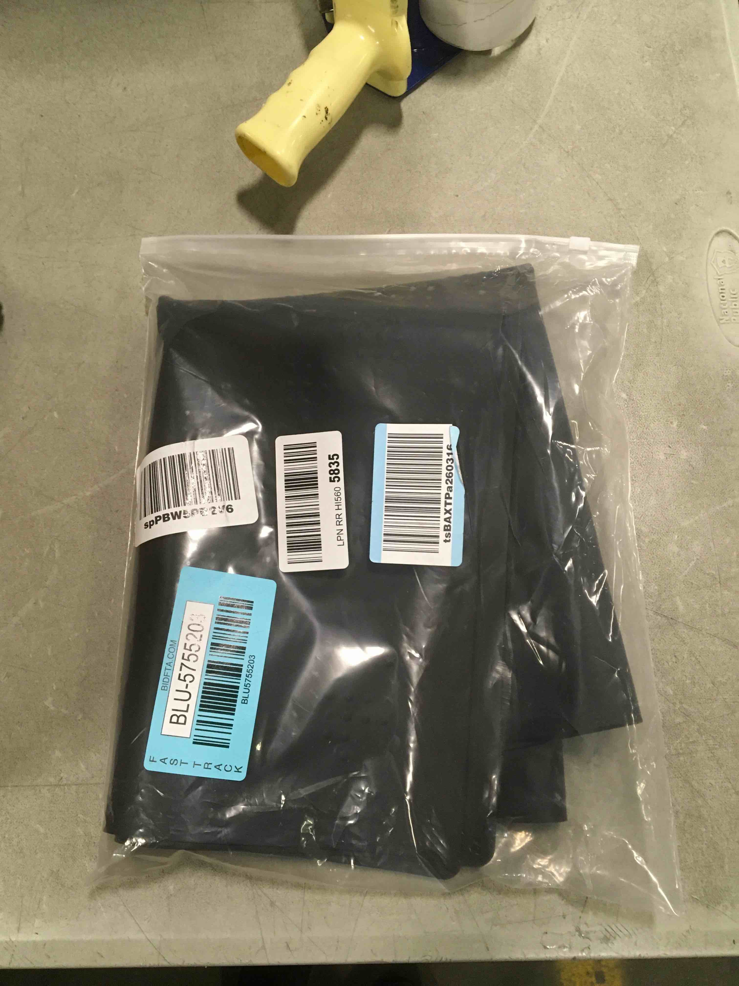 https://s3.amazonaws.com/lotting-images-prod/bidfta/BLU5755203_1706616991530.jpeg
