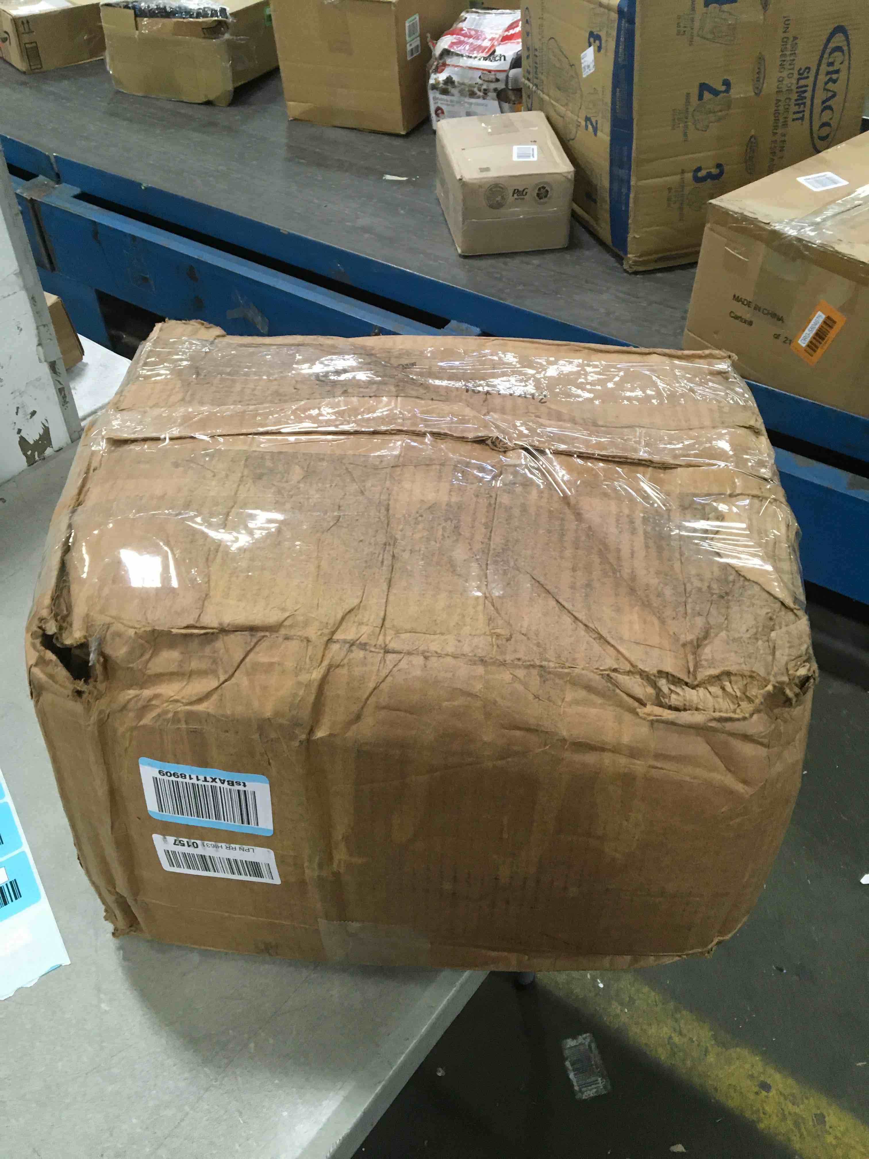 https://s3.amazonaws.com/lotting-images-prod/bidfta/BLU5755260_1706625840701.jpeg