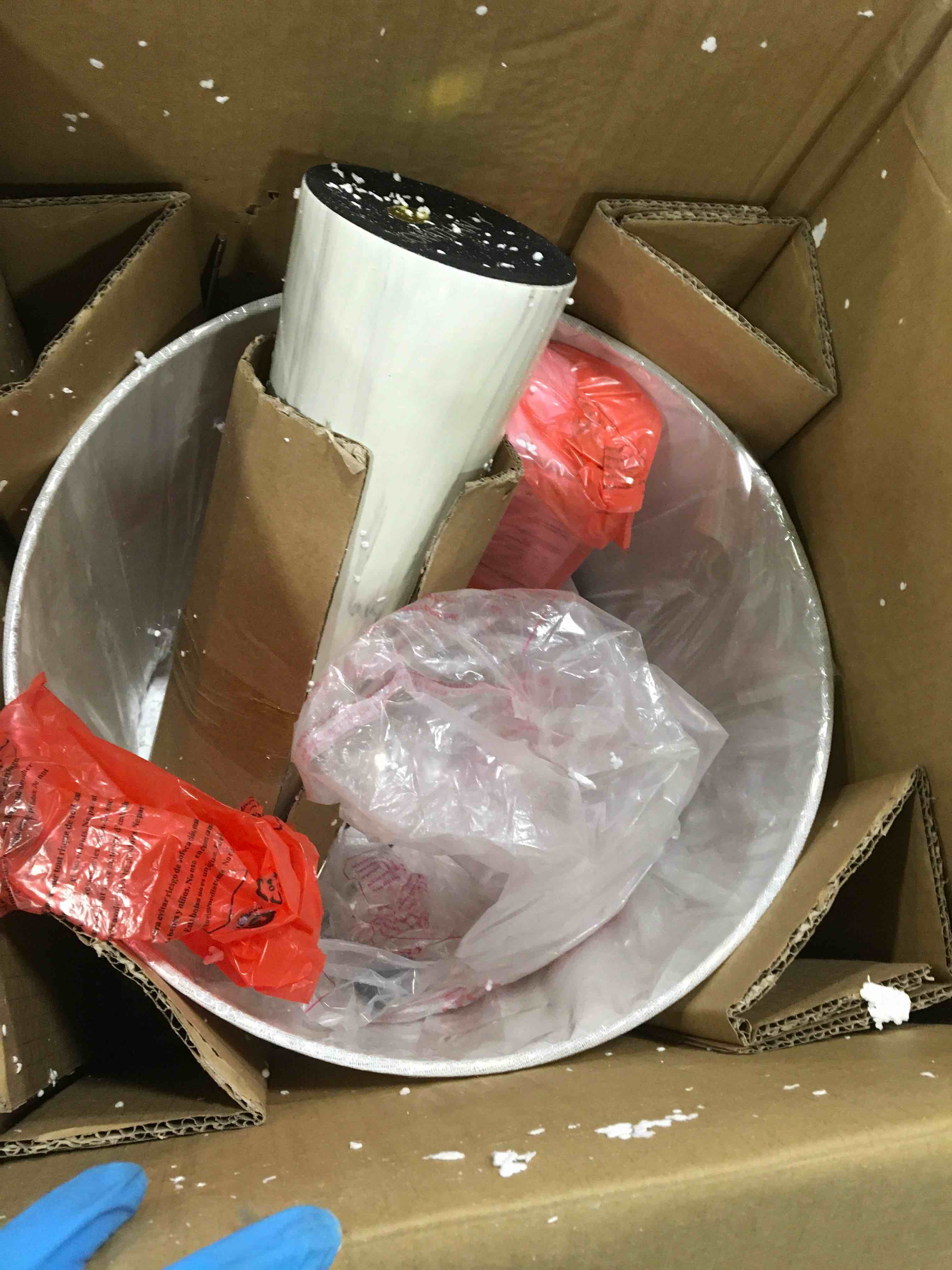 https://s3.amazonaws.com/lotting-images-prod/bidfta/BLU5755291_1706629897614.jpeg