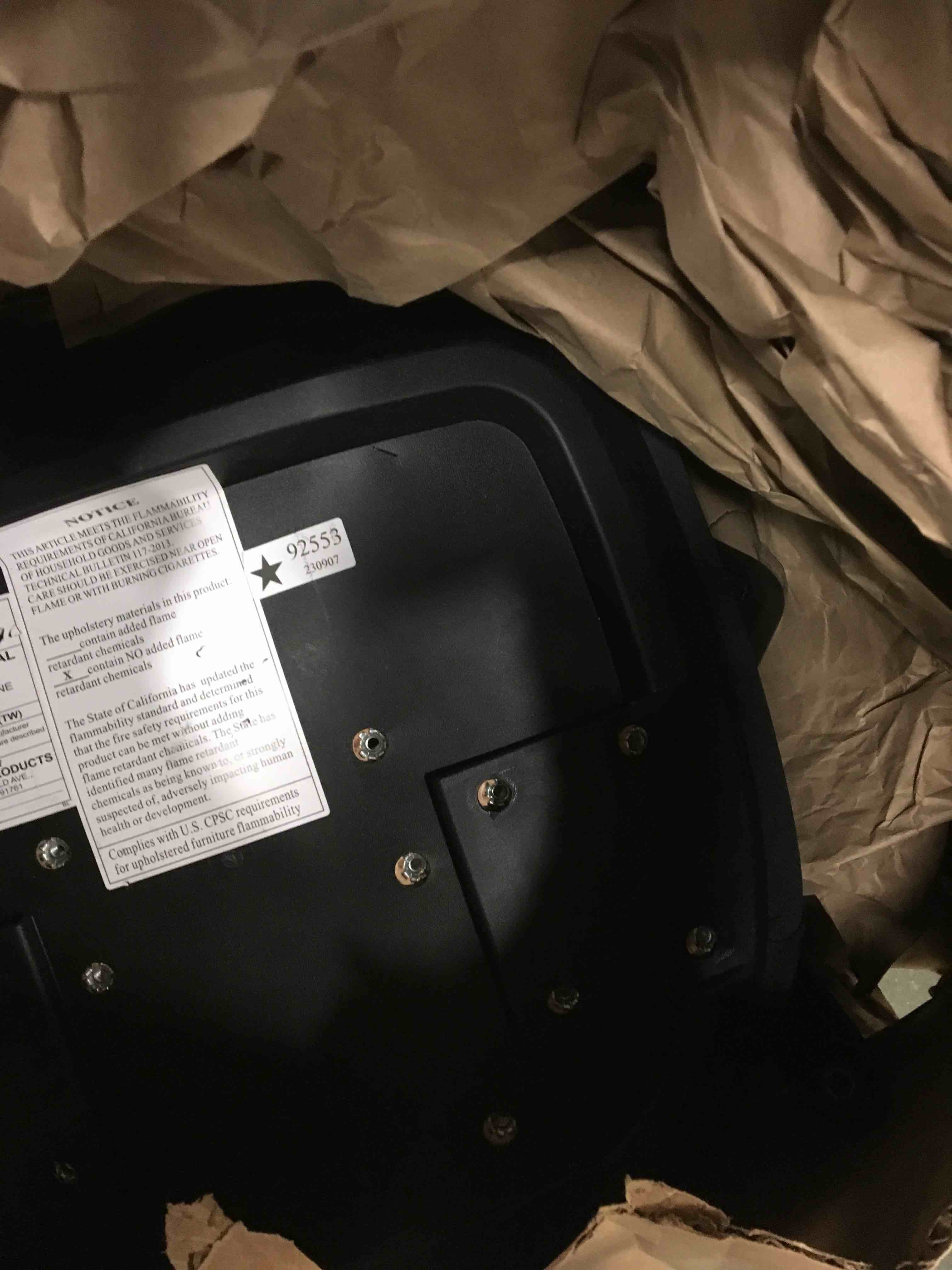 https://s3.amazonaws.com/lotting-images-prod/bidfta/BLU5755759_1706795533381.jpeg