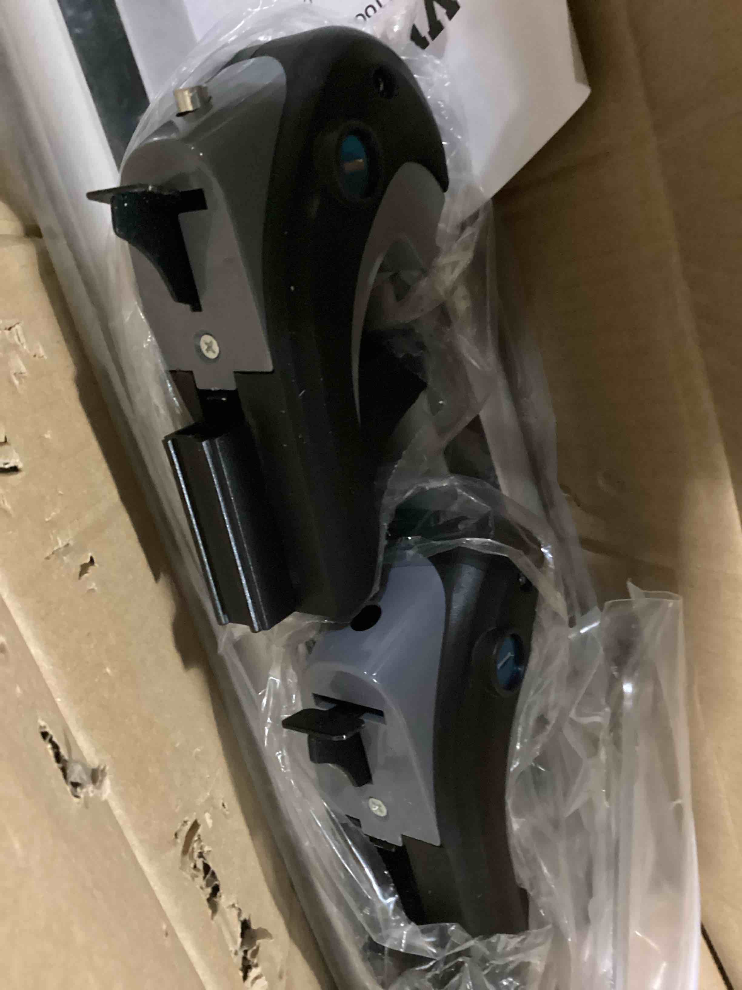 https://s3.amazonaws.com/lotting-images-prod/bidfta/BLU5756040_1709907511370.jpeg