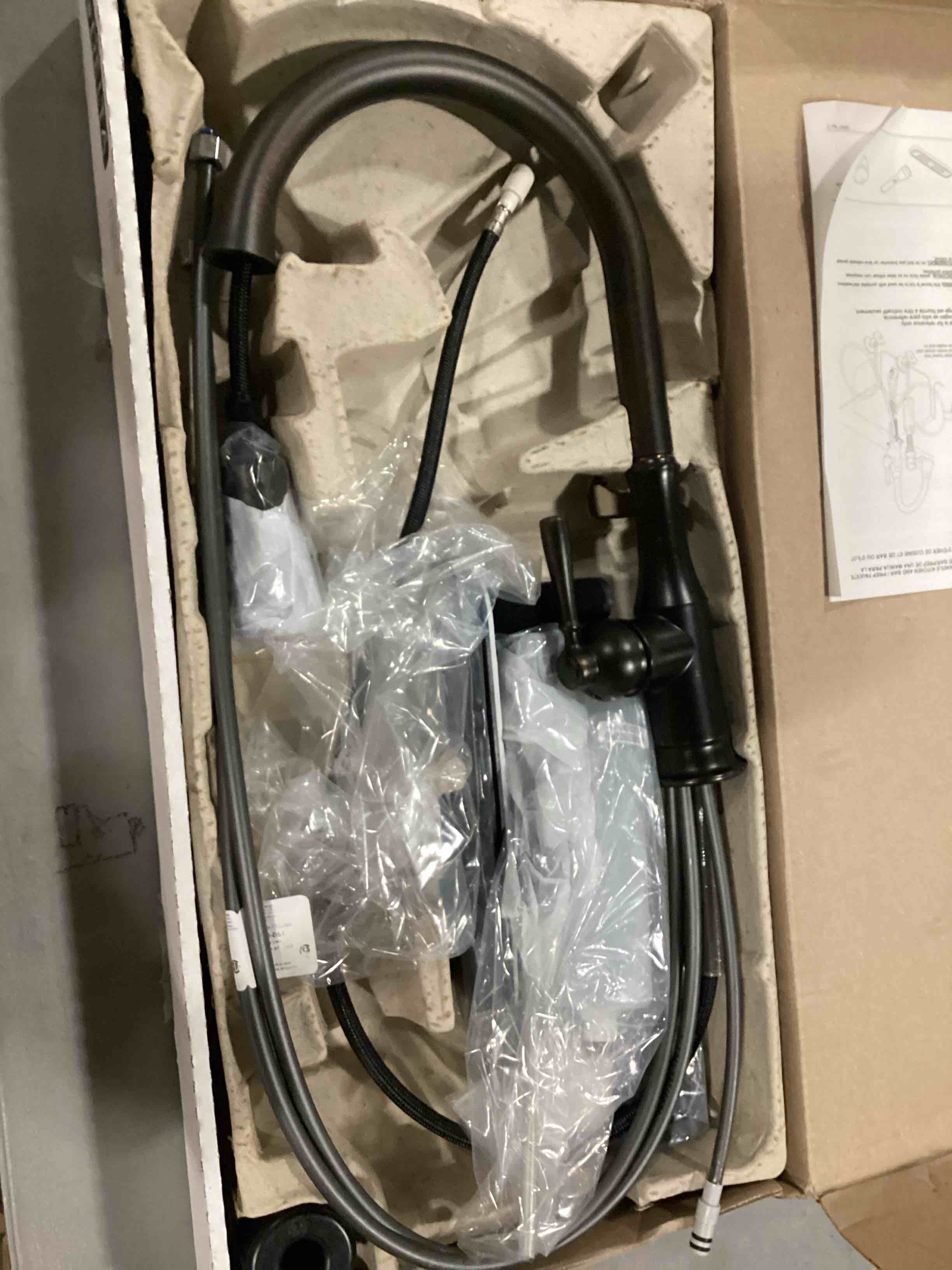 https://s3.amazonaws.com/lotting-images-prod/bidfta/BLU5756125_1709993636267.jpeg