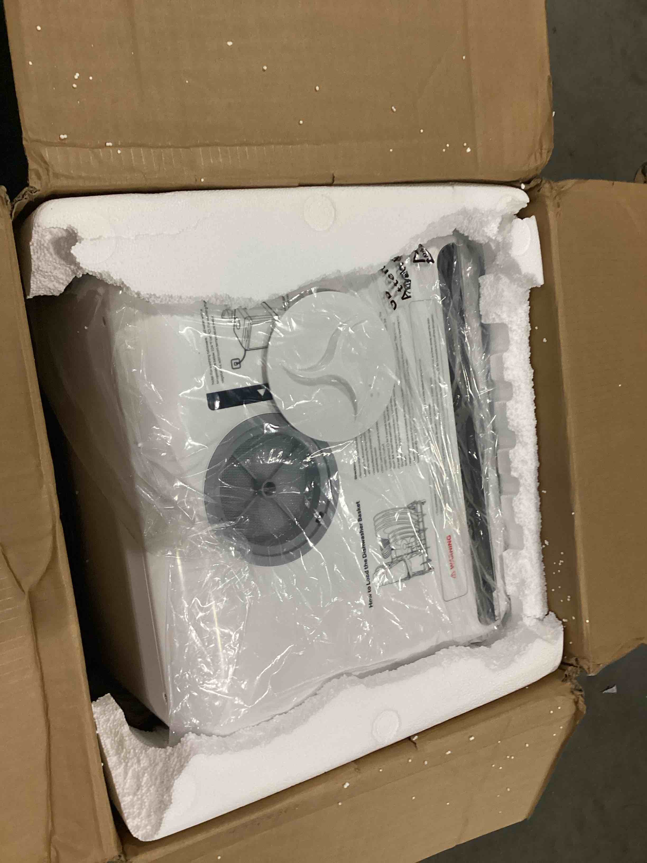 https://s3.amazonaws.com/lotting-images-prod/bidfta/BLU5756175_1710008257180.jpeg