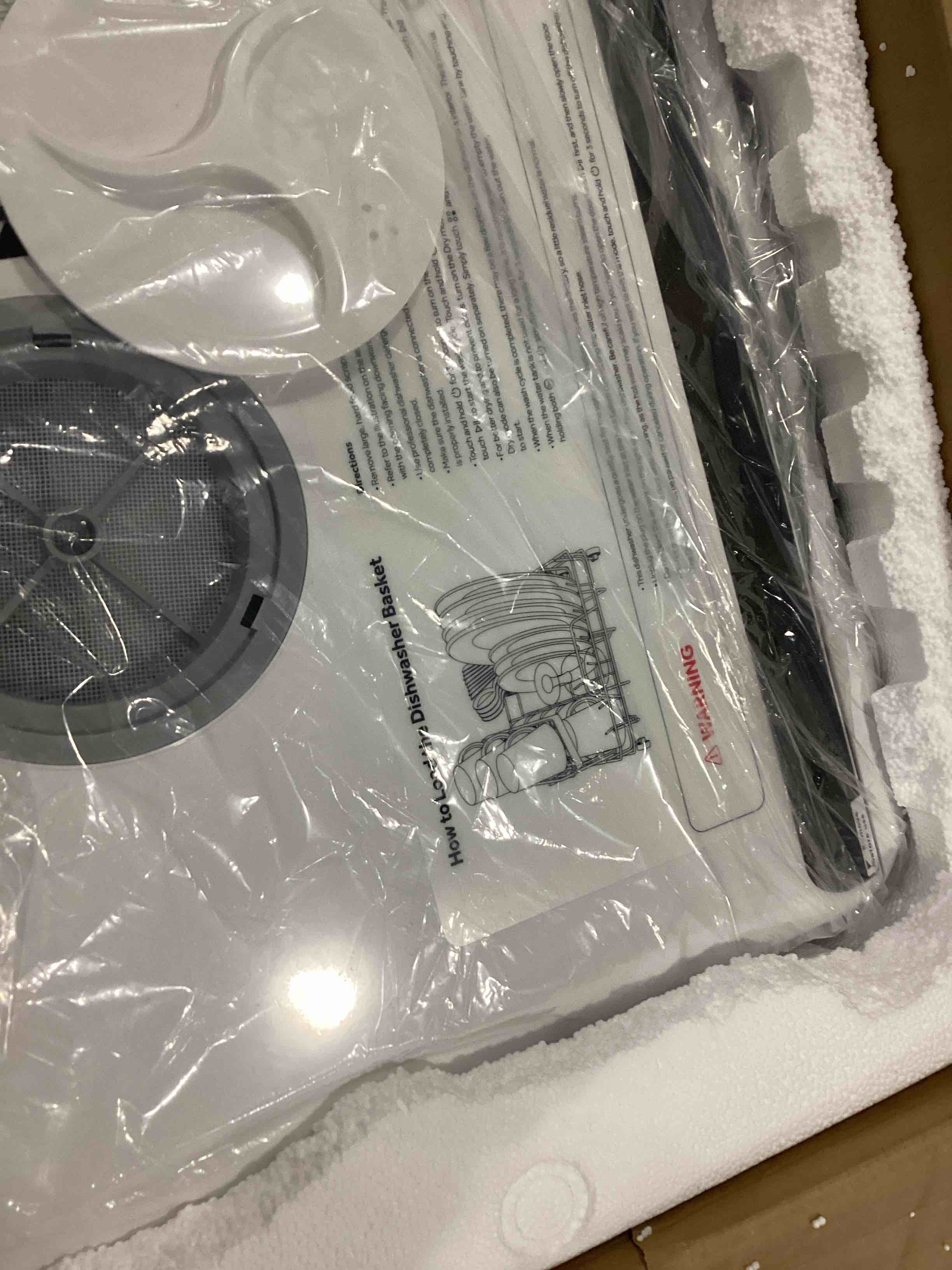 https://s3.amazonaws.com/lotting-images-prod/bidfta/BLU5756175_1710008260568.jpeg